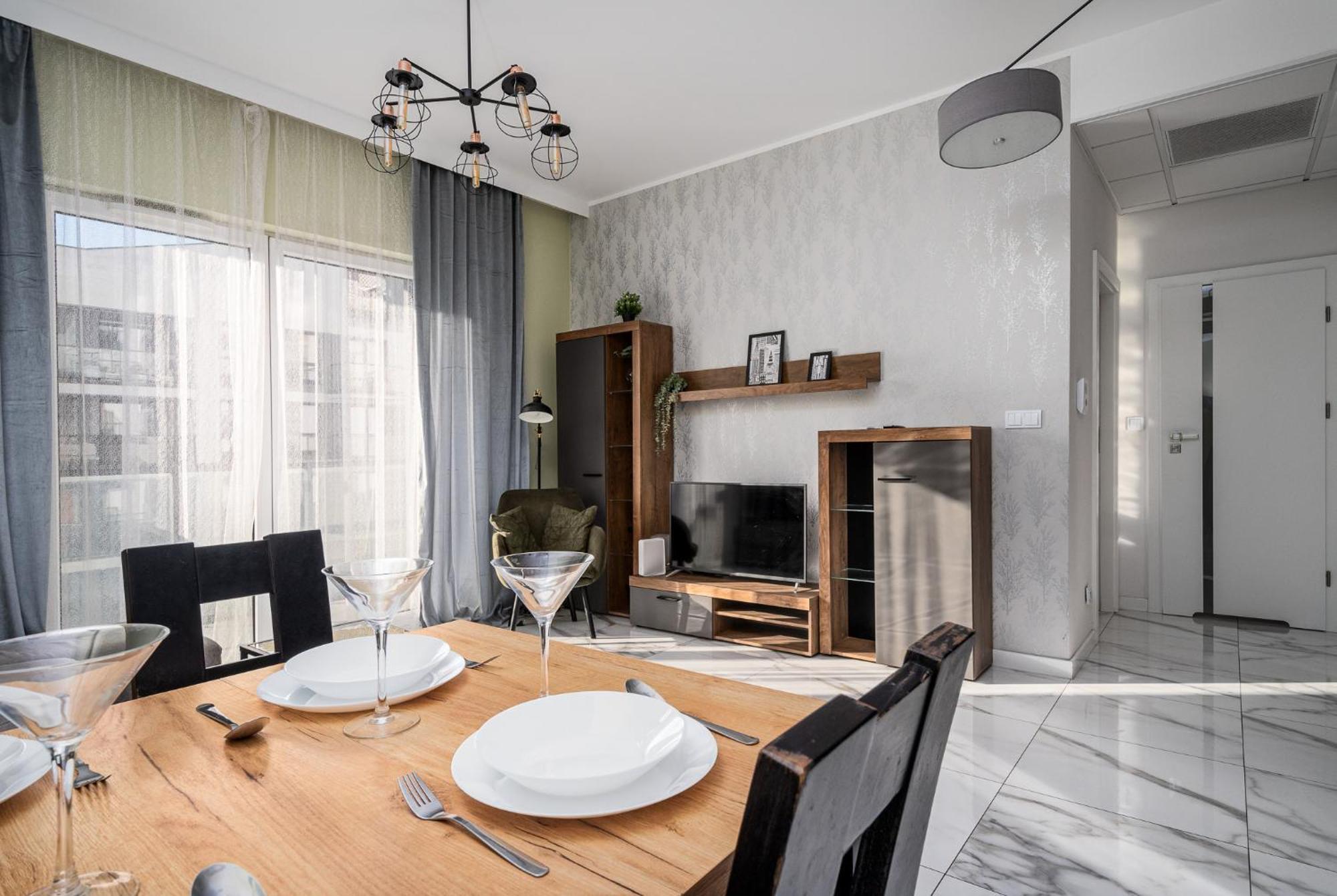 Prymasa Tysiaclecia 83a Separate Bedroom Free Garage By Perfect 634 Apartment