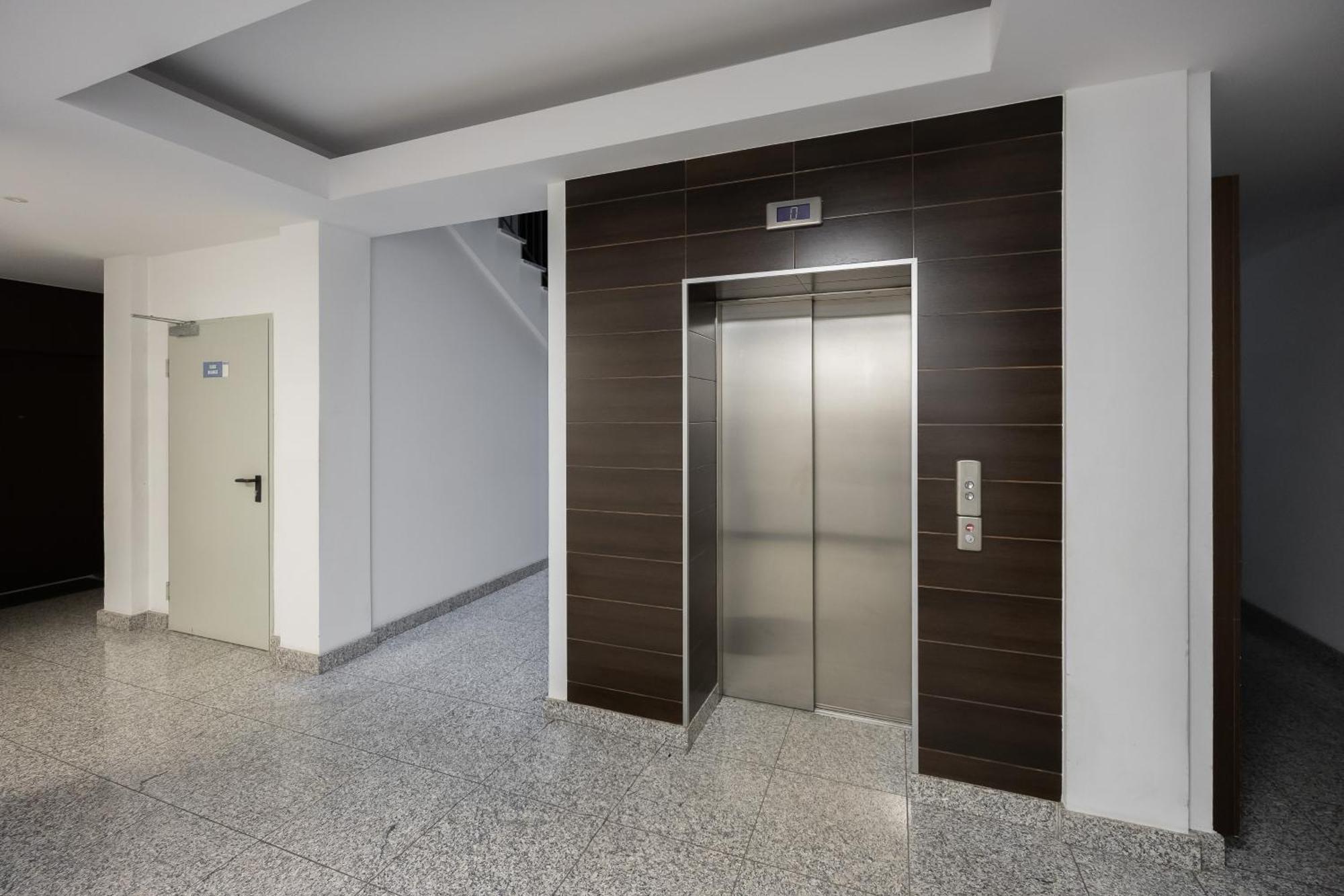 Family With Parking Mokotow By Renters Warschau