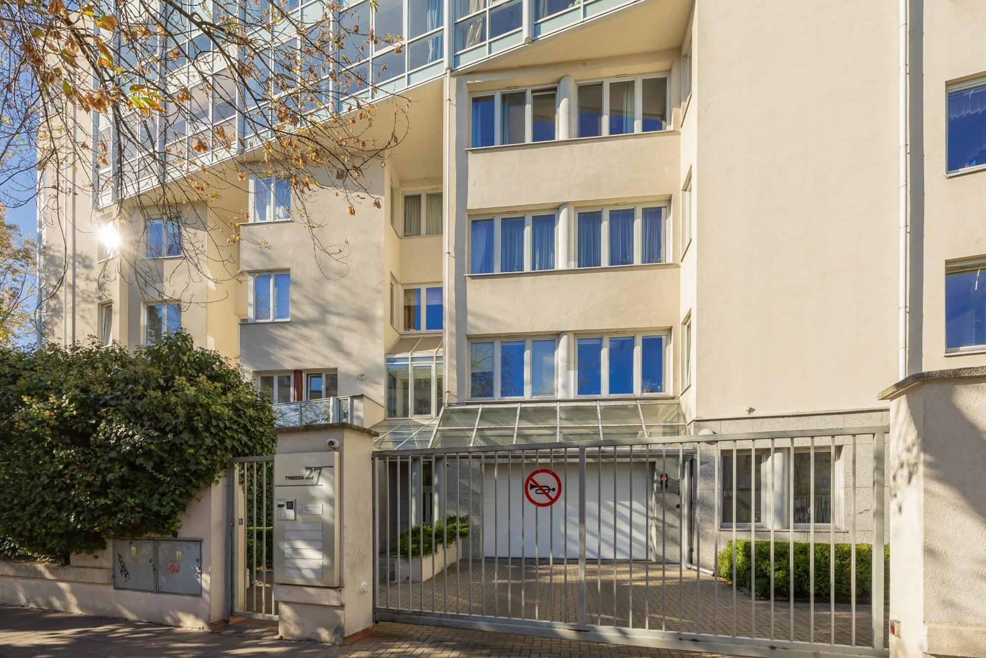 Family With Parking Mokotow By Renters Warschau