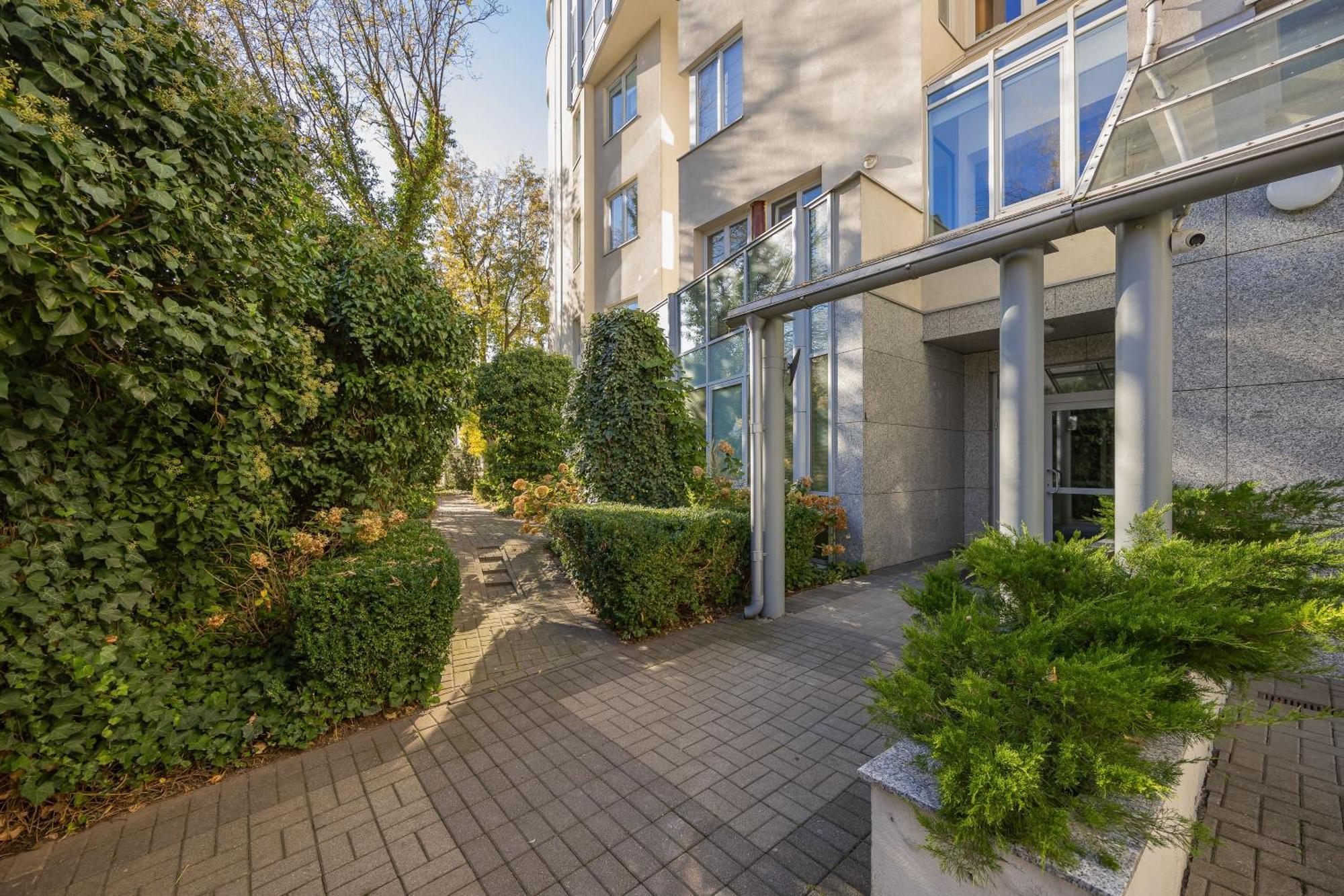 Family With Parking Mokotow By Renters Apartment Warschau