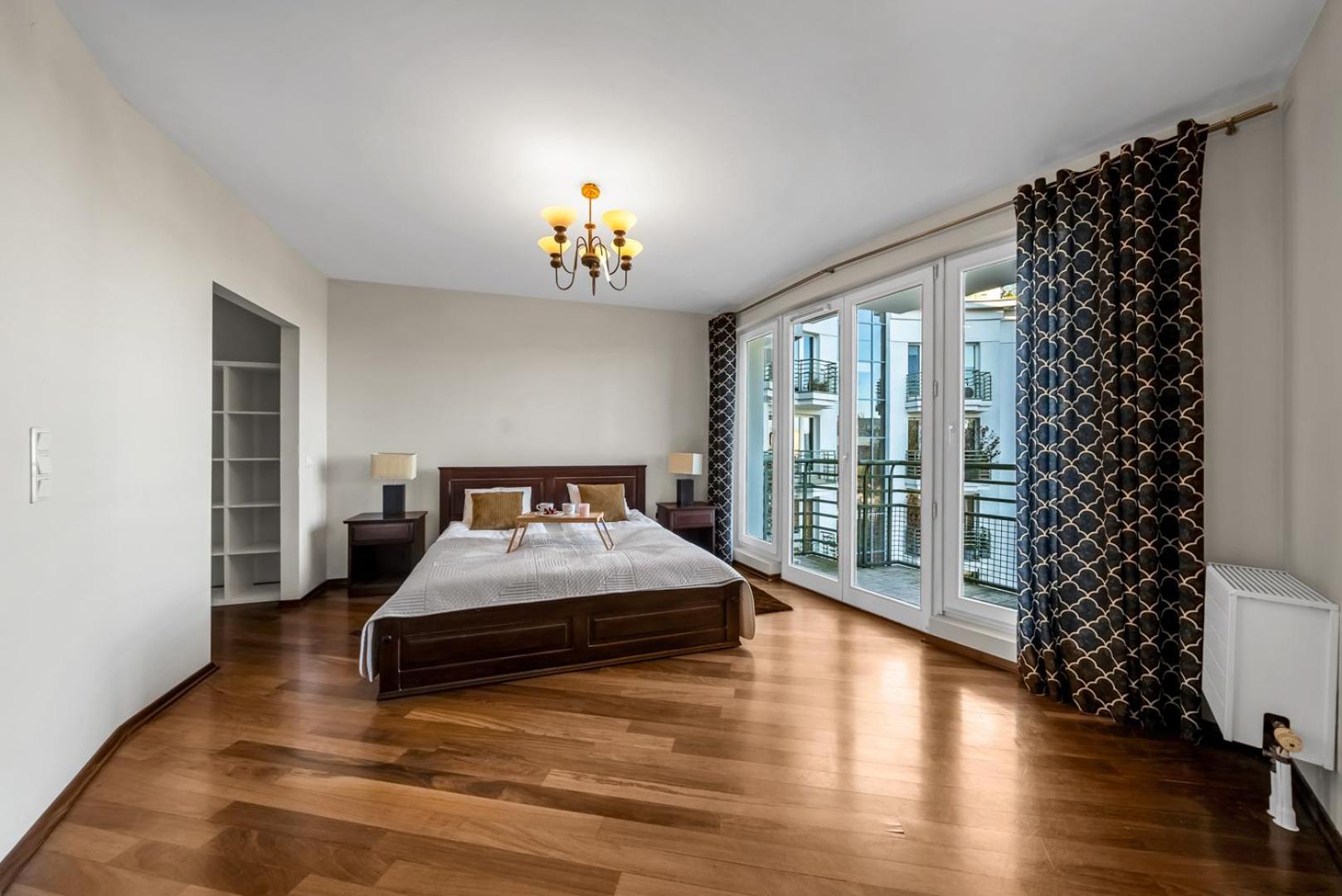 Wilanowska - 123m2, Parking, Balcony&workspace - By Rentujemy Apartamento