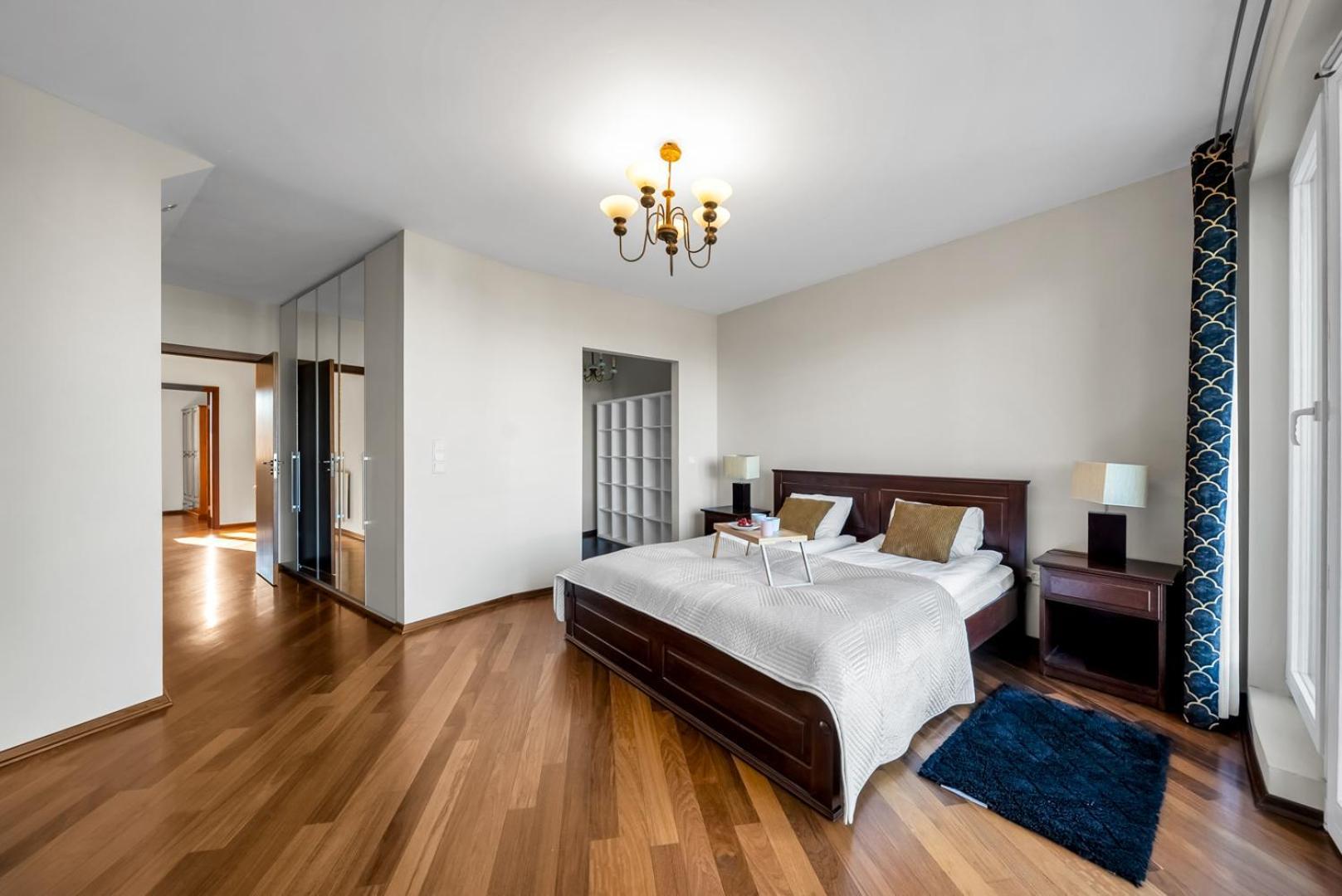 Apartamento Wilanowska - 123m2, Parking, Balcony&workspace - By Rentujemy *