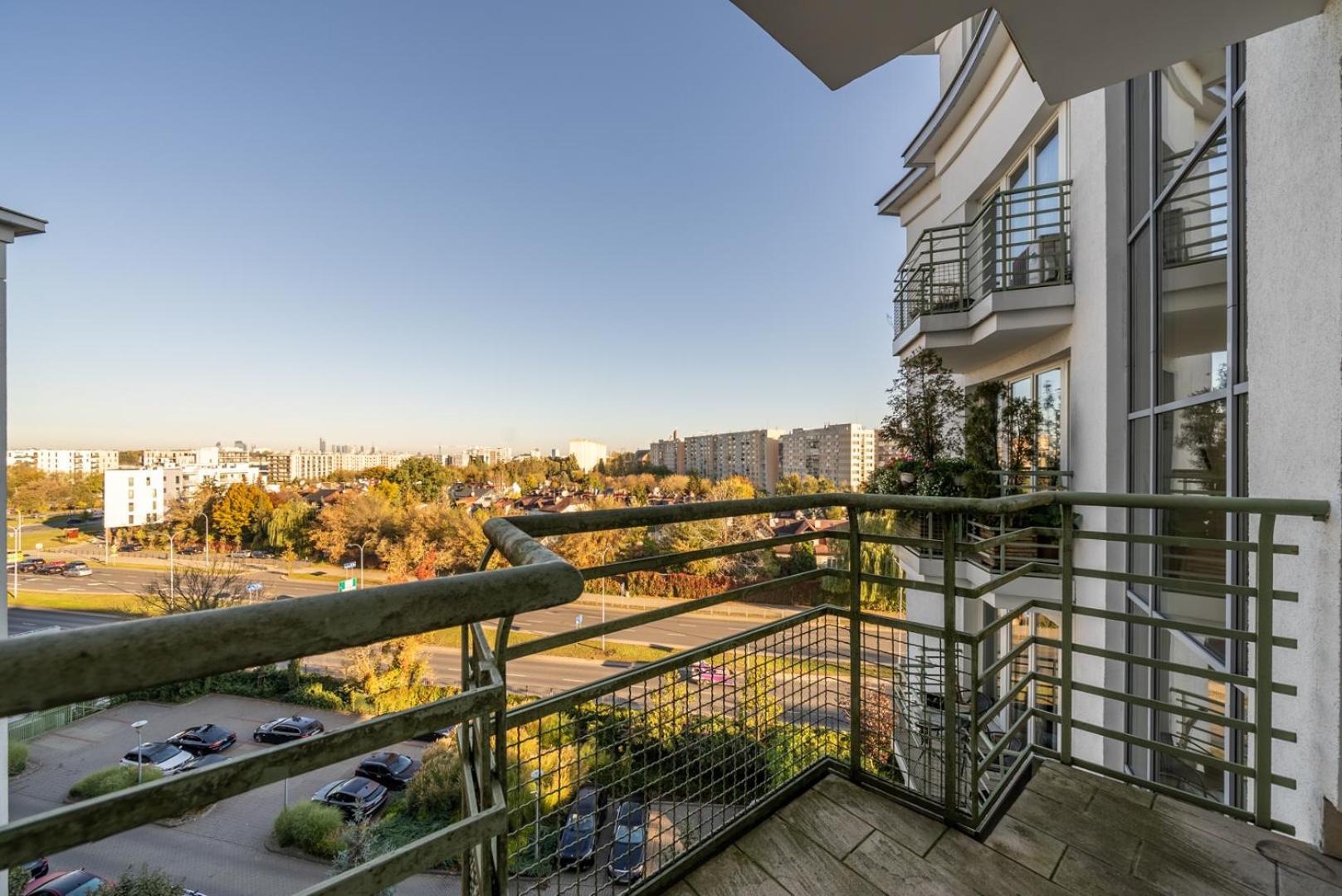 Wilanowska - 123m2, Parking, Balcony&workspace - By Rentujemy Apartamento *