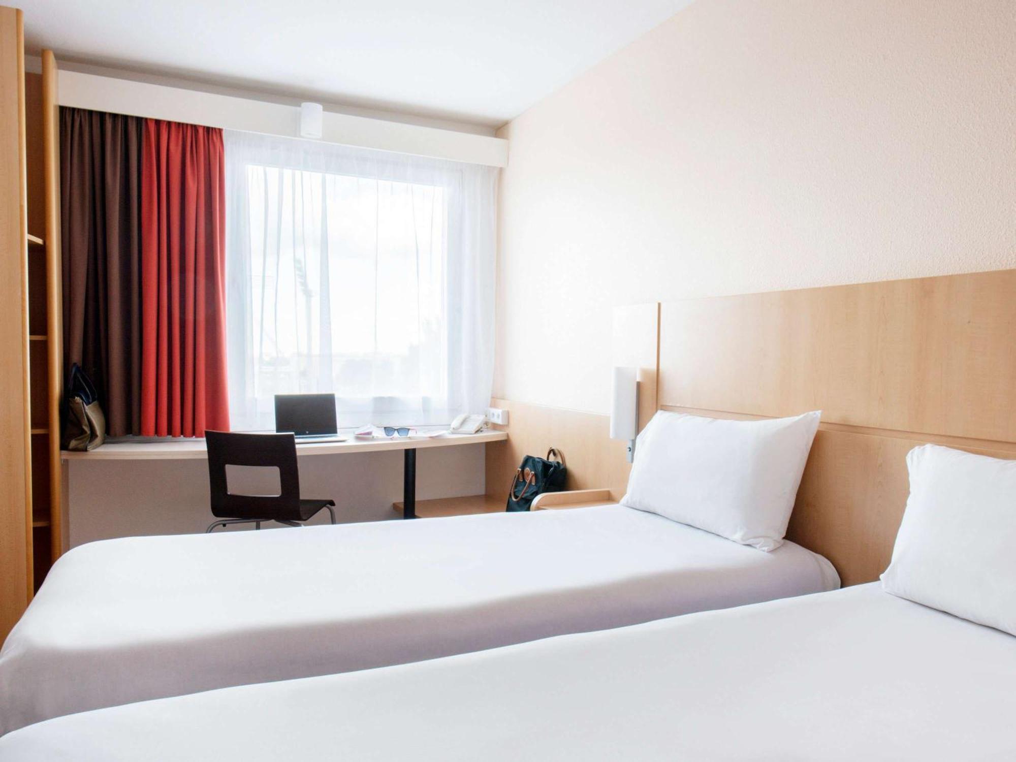 Ibis Stare Khách sạn 3*