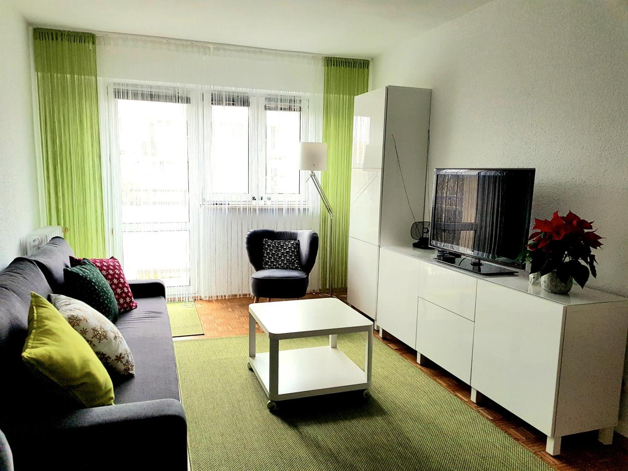 Wygodny Dwupokojowy Pomiedzy Lotniskiem A Centrum Apartment Warsaw