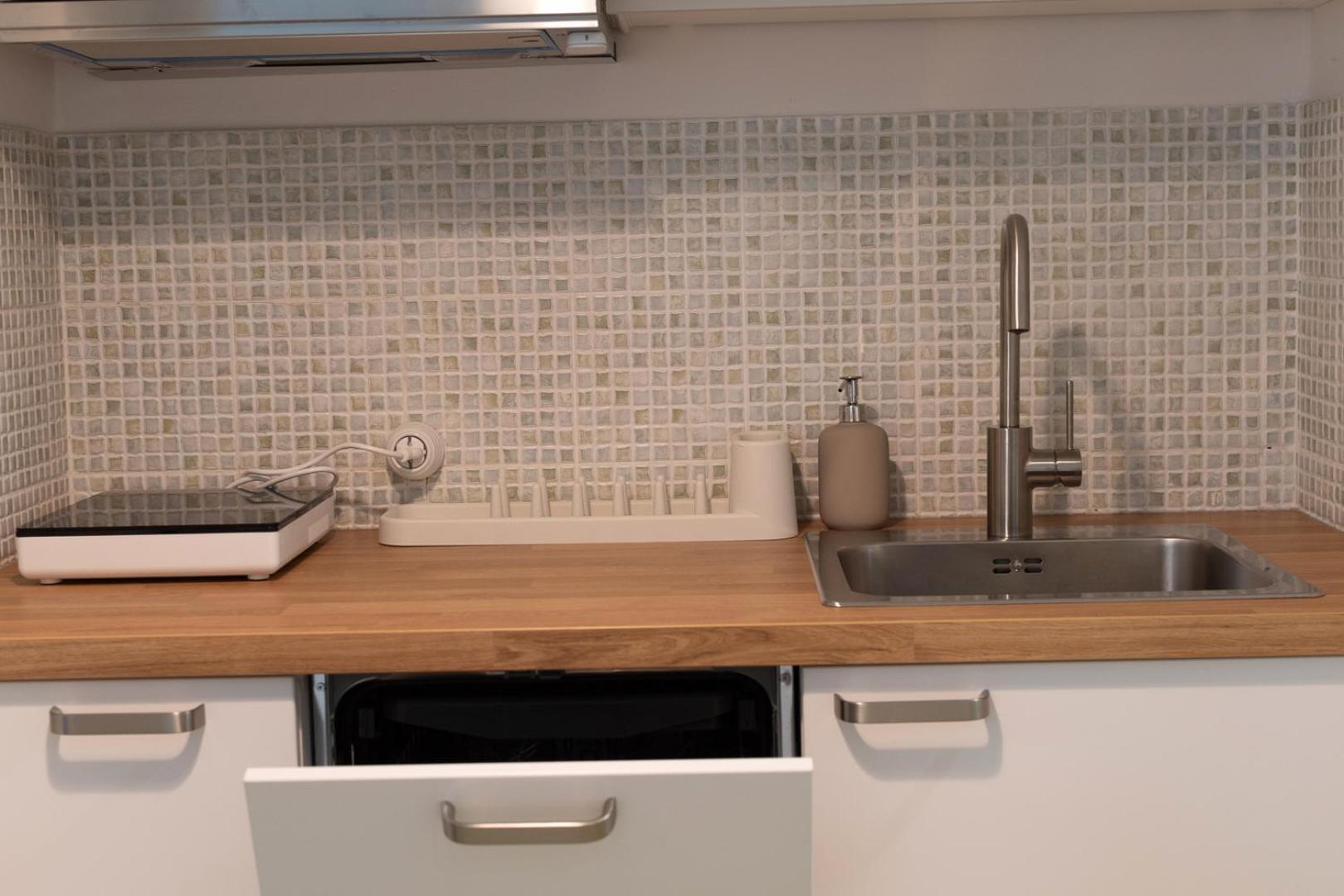 Apartment Tamka - Location, Park And Metro Nearby - By Rentujemy *