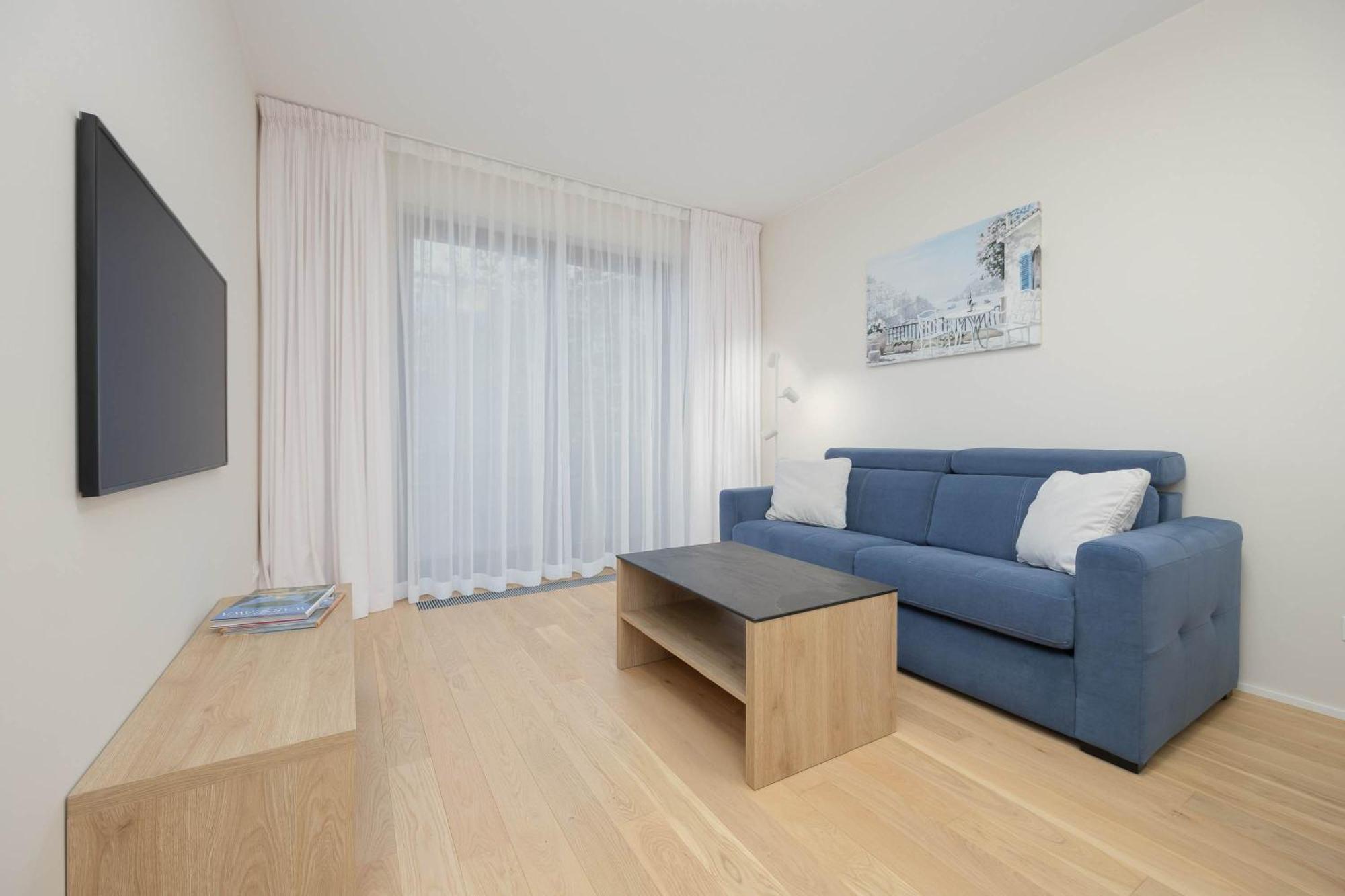 Air Conditioned With Parking And Desk For Remote Work In By Renters *