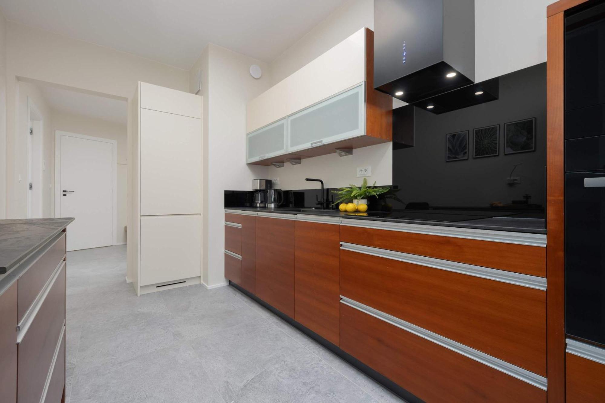 Air Conditioned With Parking And Desk For Remote Work In By Renters *