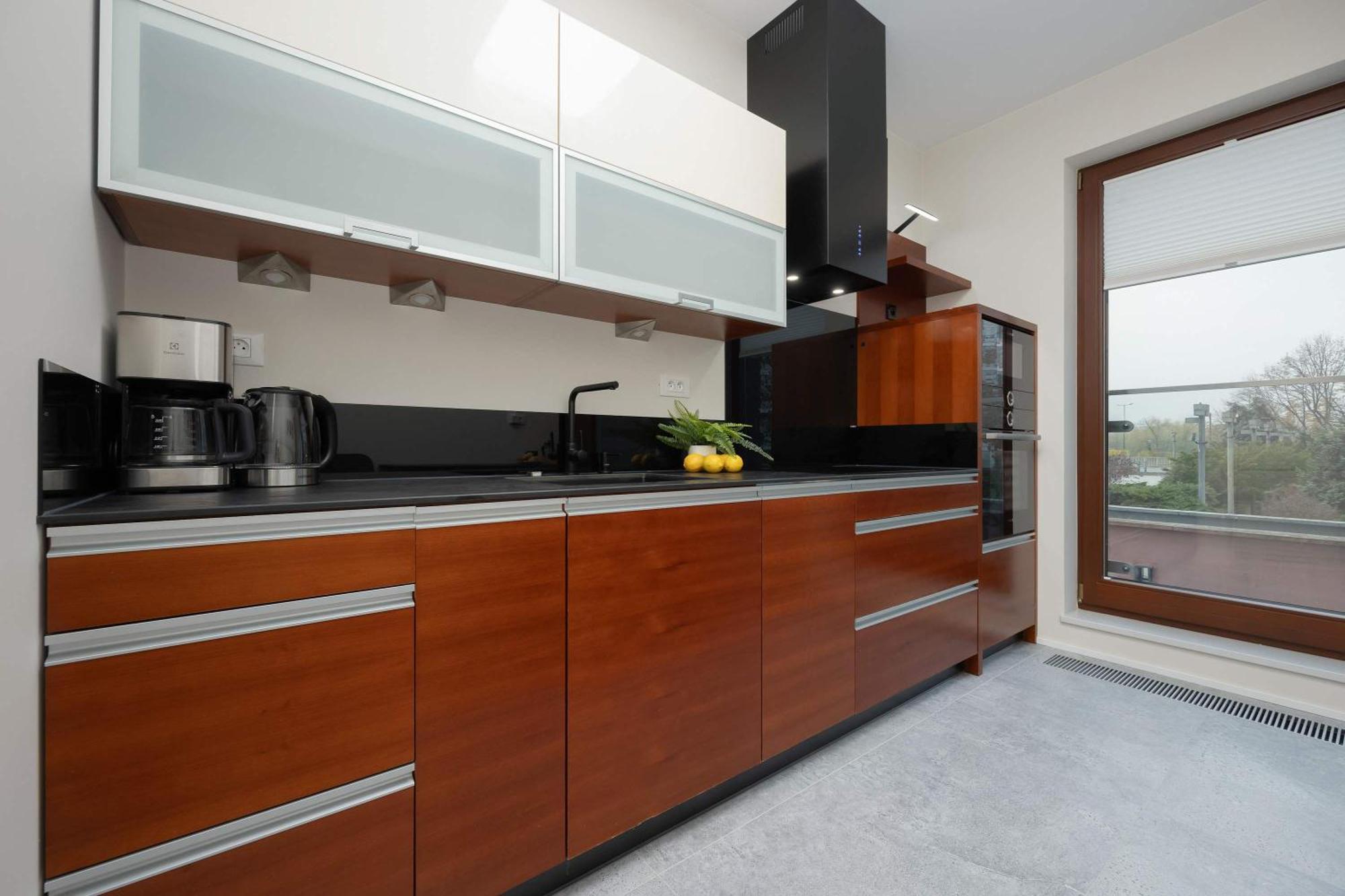 Air Conditioned With Parking And Desk For Remote Work In By Renters Warsaw