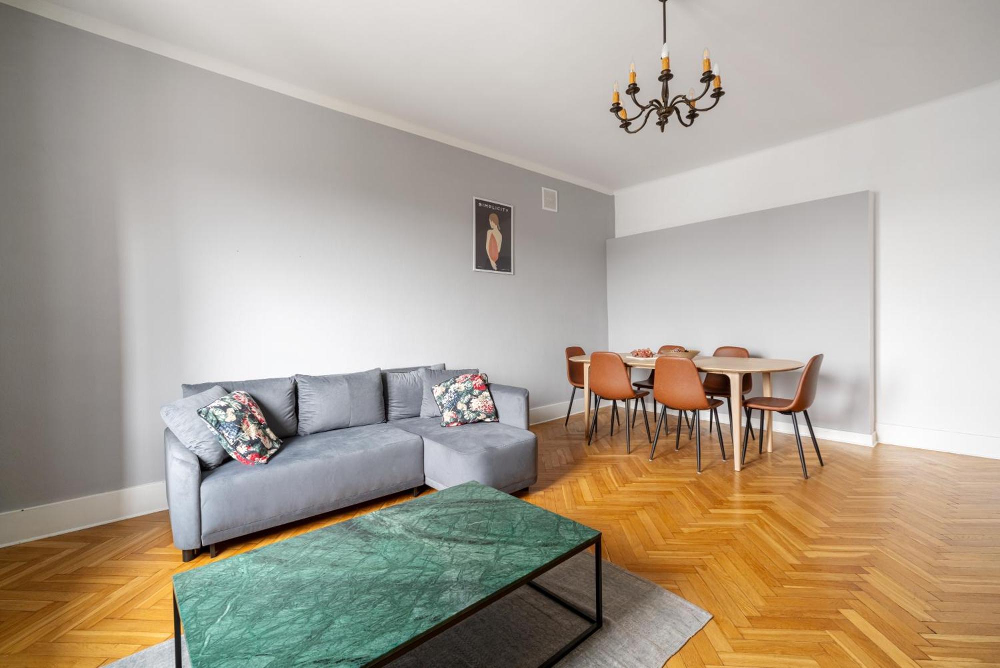 Marszalkowska 34 * Warsaw