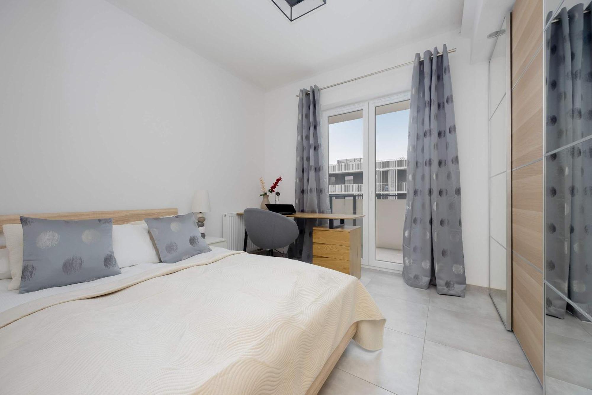 Apartment Bright With Parking And Remote Work In Wola By Renters Warsaw