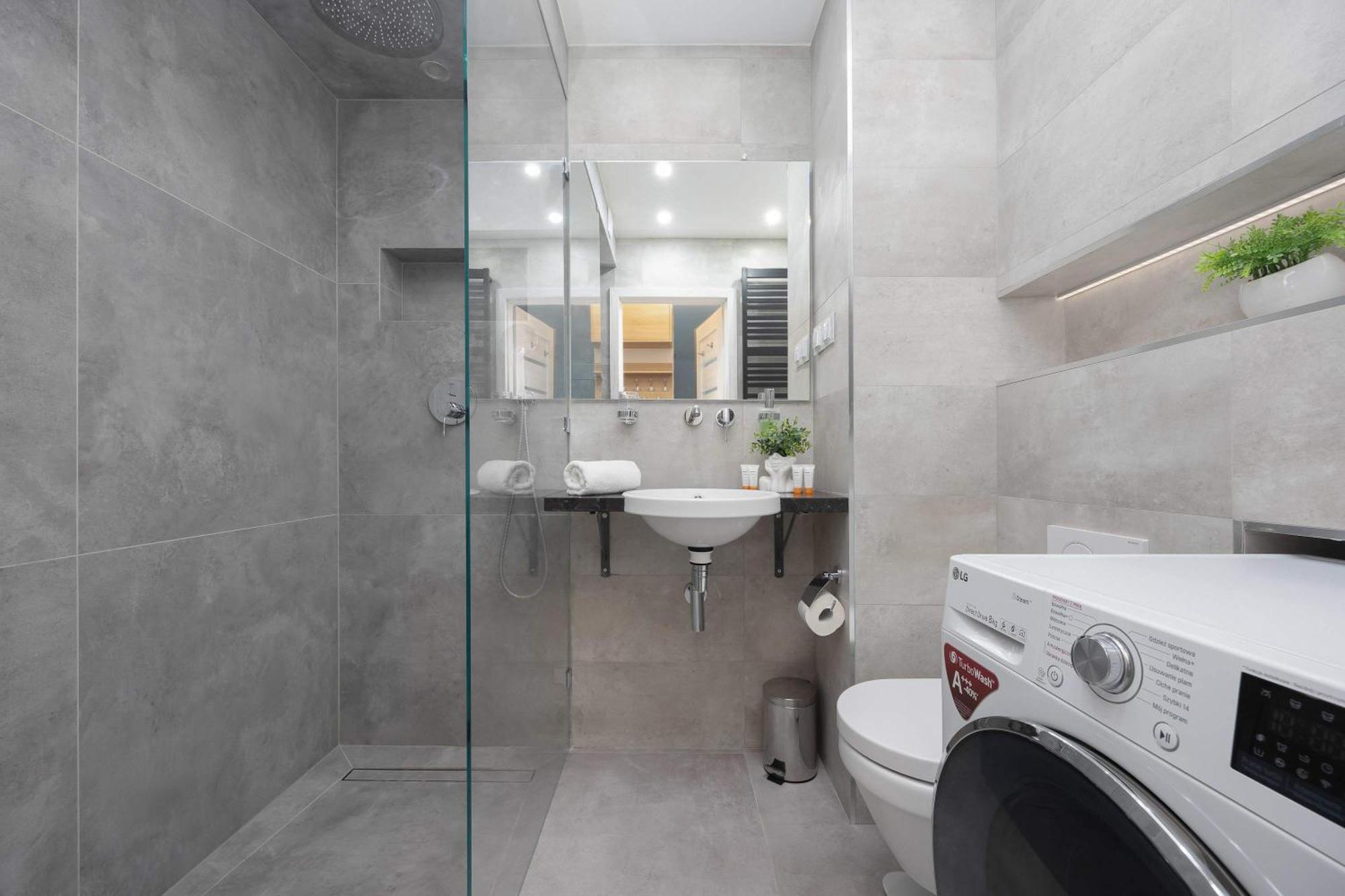 Bright With Parking And Remote Work In Wola By Renters Warsaw