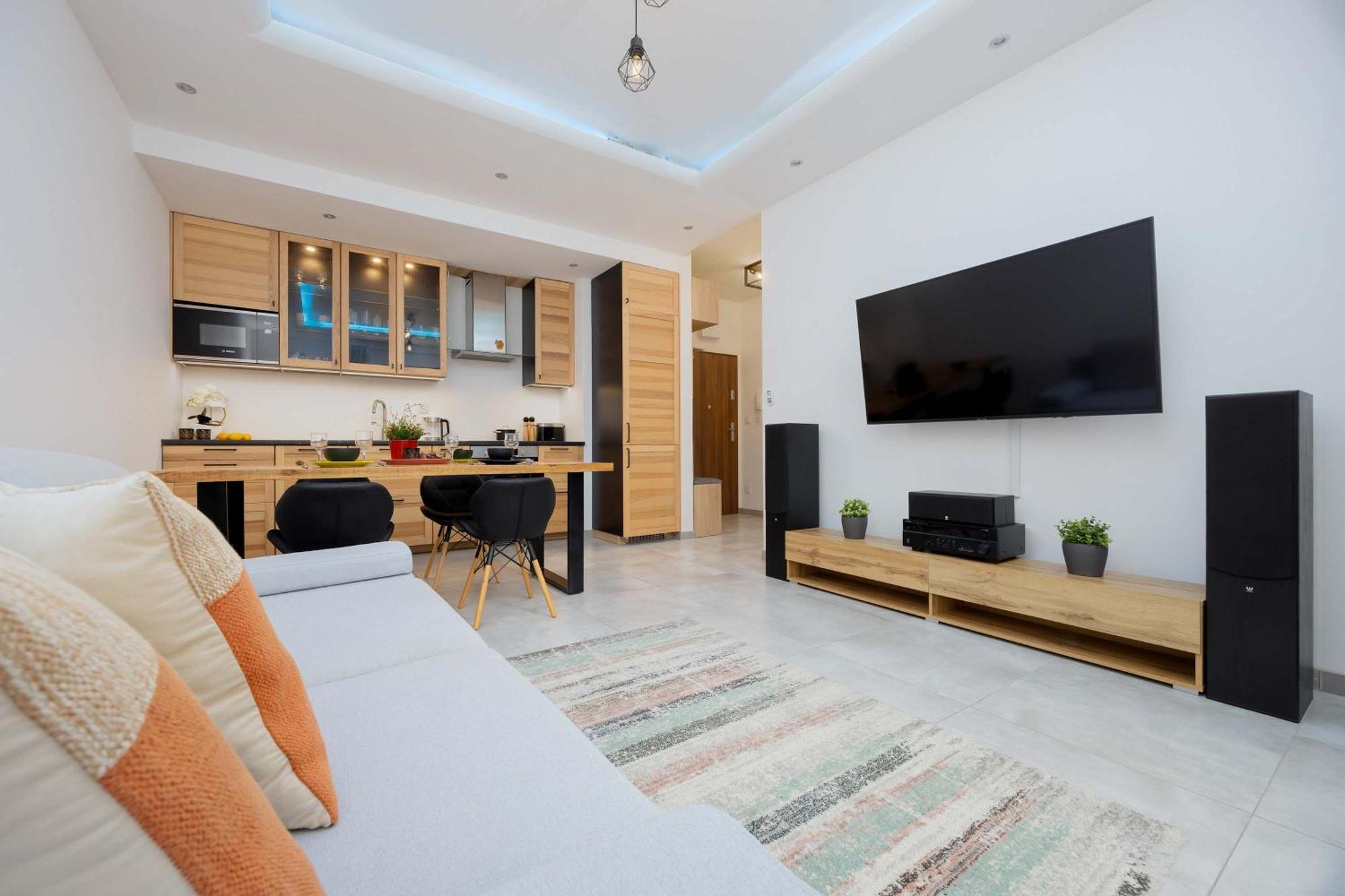 Apartment Bright With Parking And Remote Work In Wola By Renters *