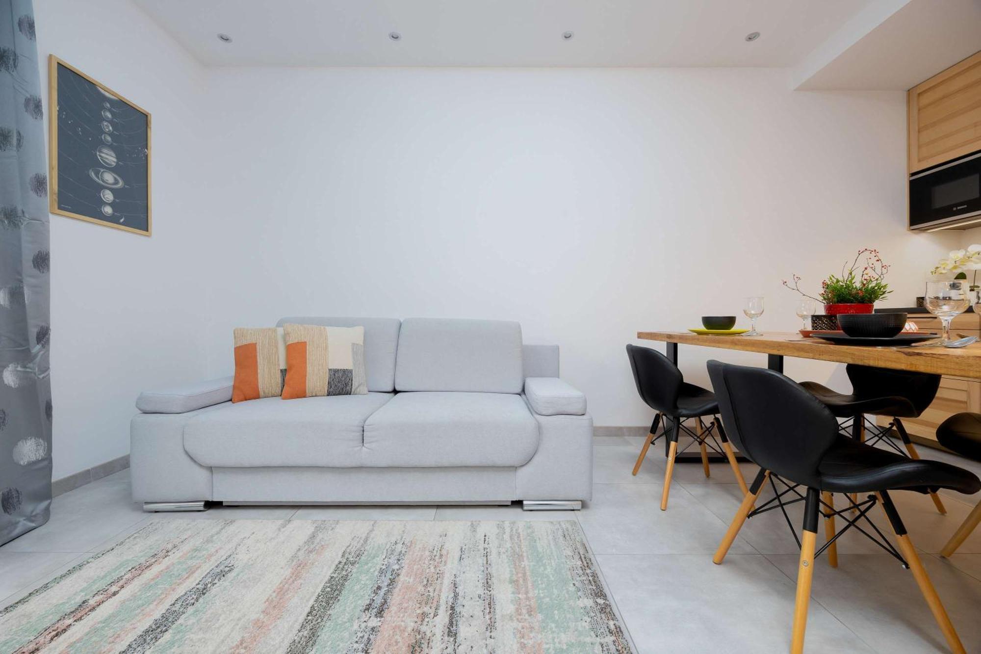 Bright With Parking And Remote Work In Wola By Renters Apartment Warsaw