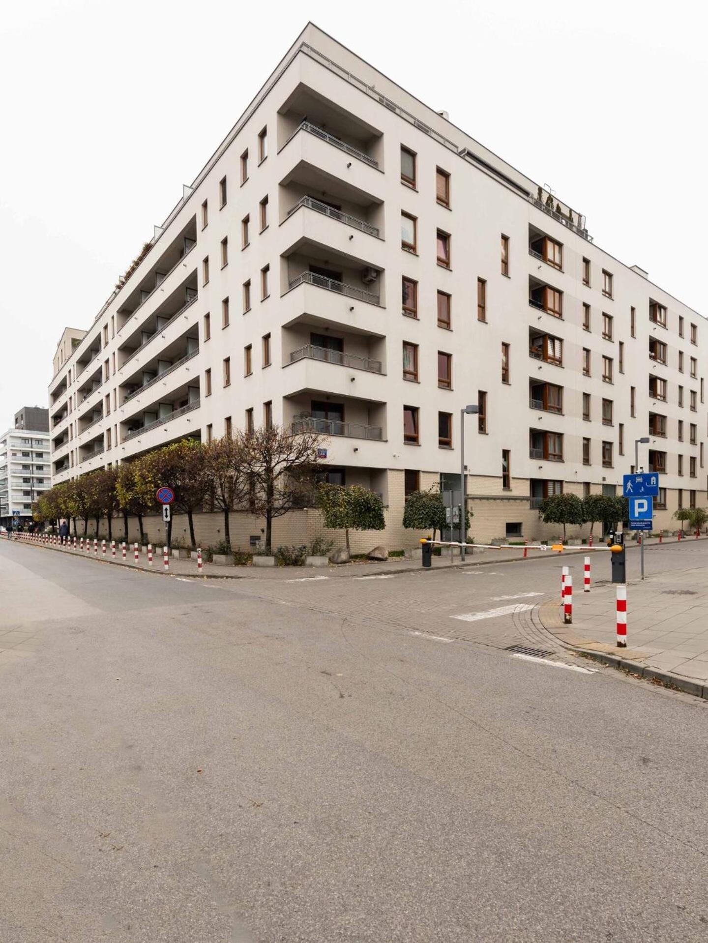 Urban Blue 2 Bedroom Wola Apartment *
