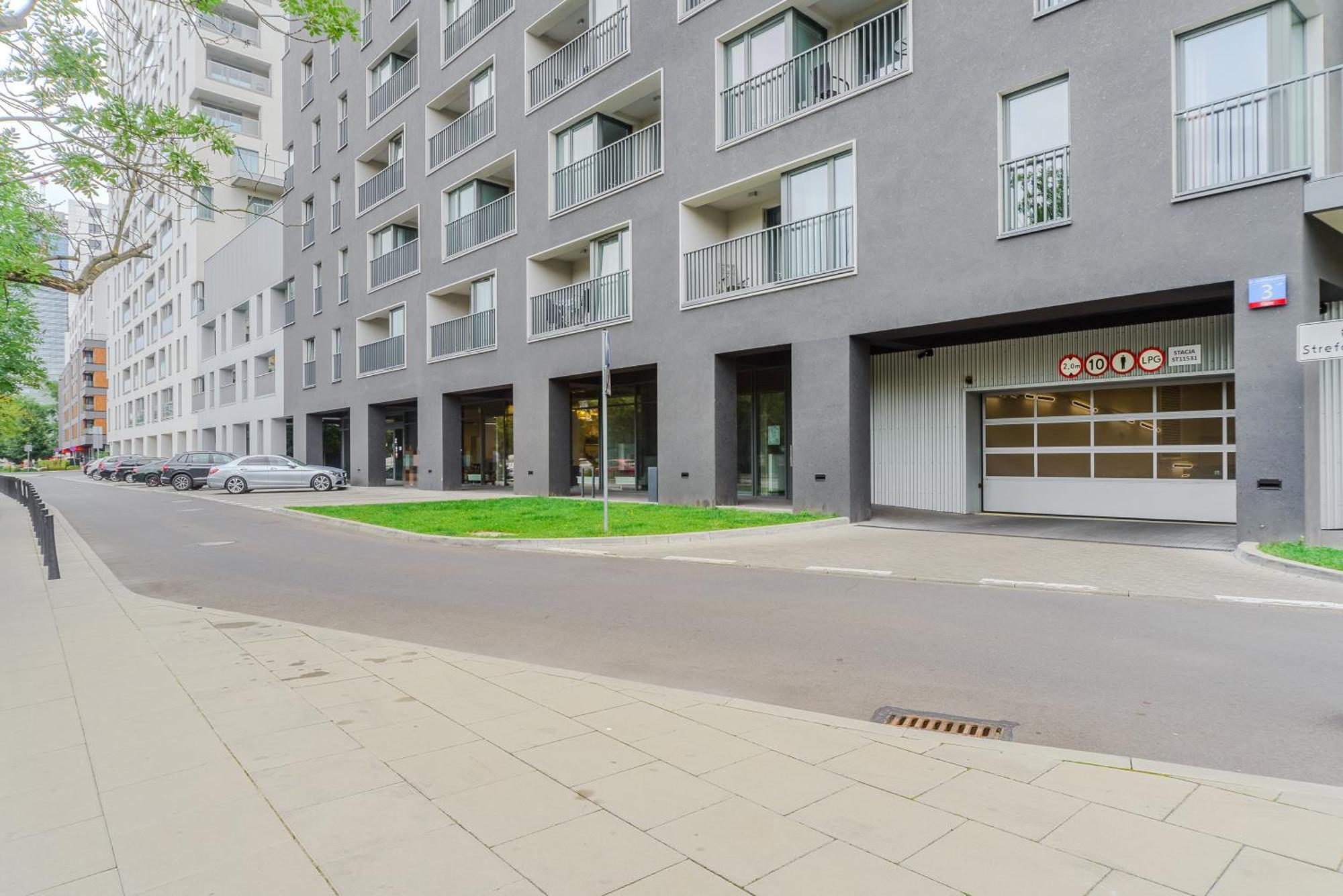 Cozy Family With Parking & Balcony Near Zlote Tarasy Apartament *