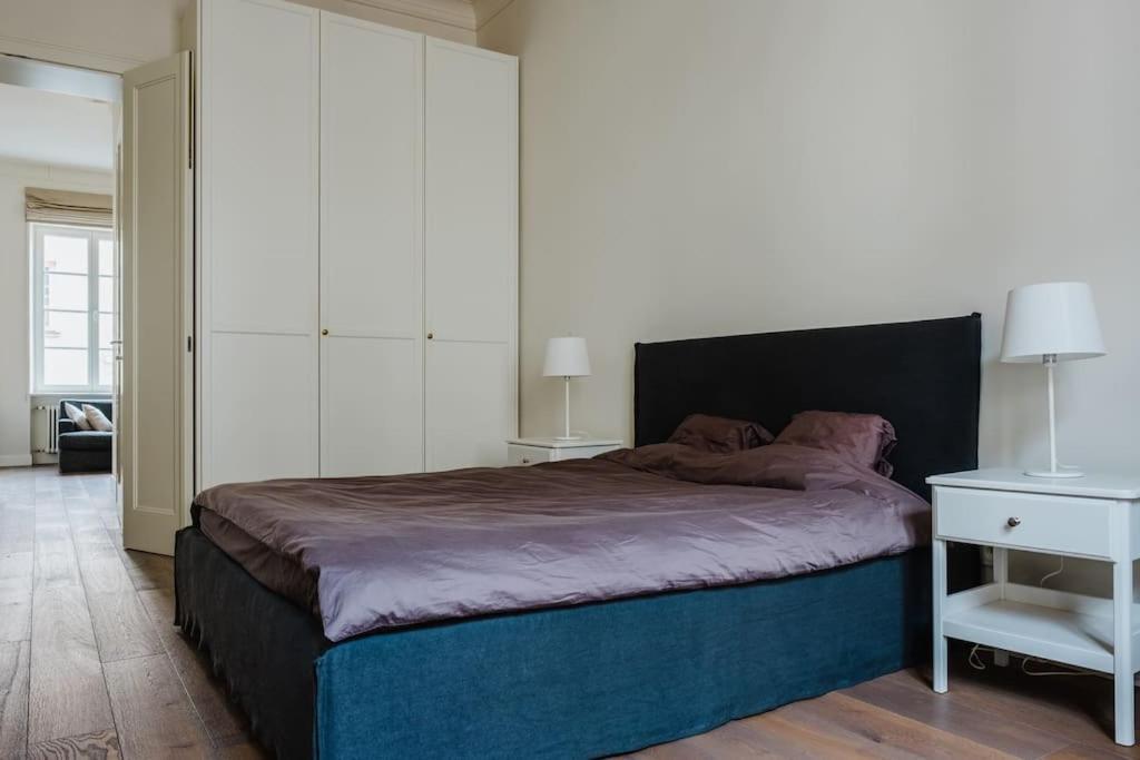 Miodowa Apartment *