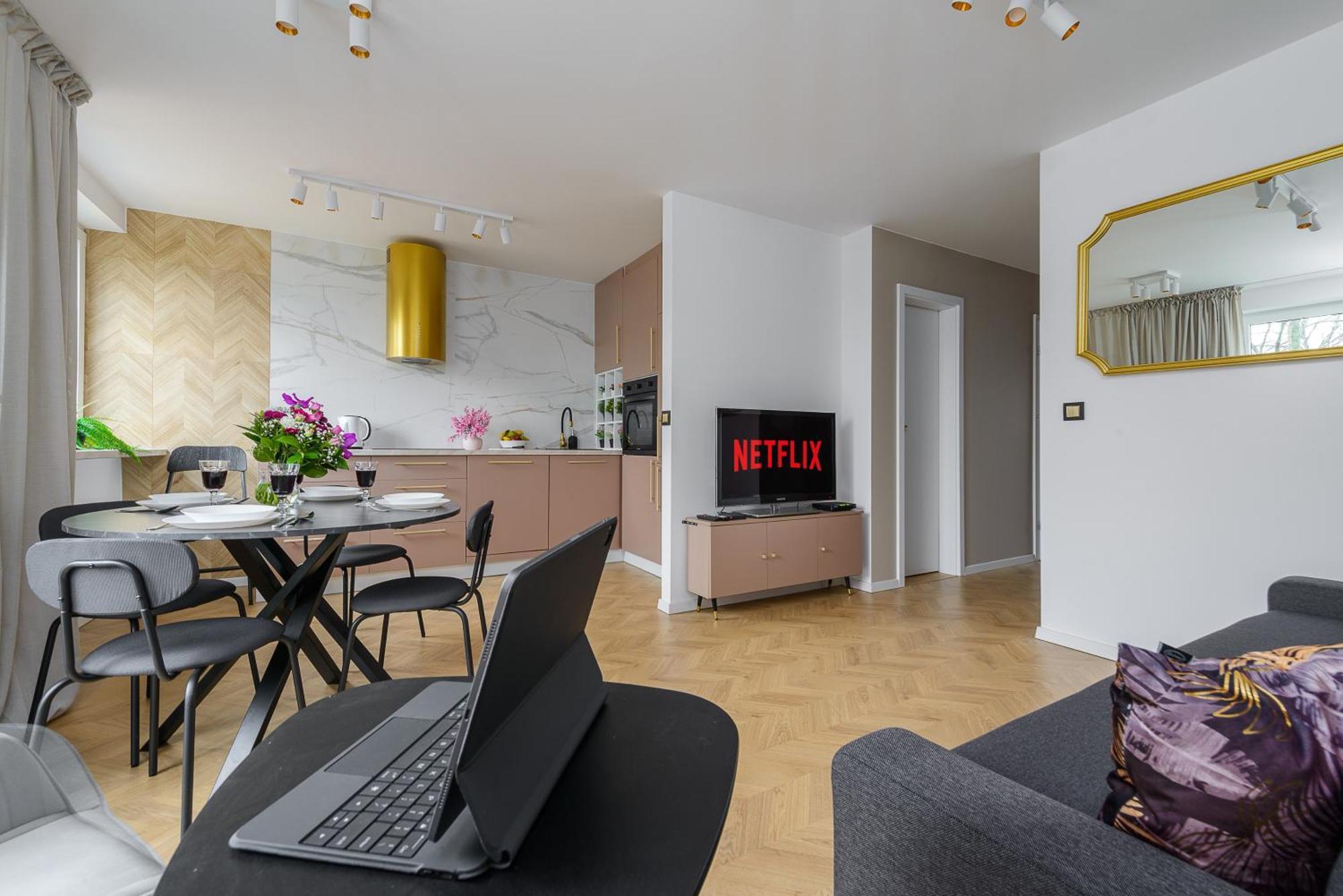 Lumina Spacious In Apartamento