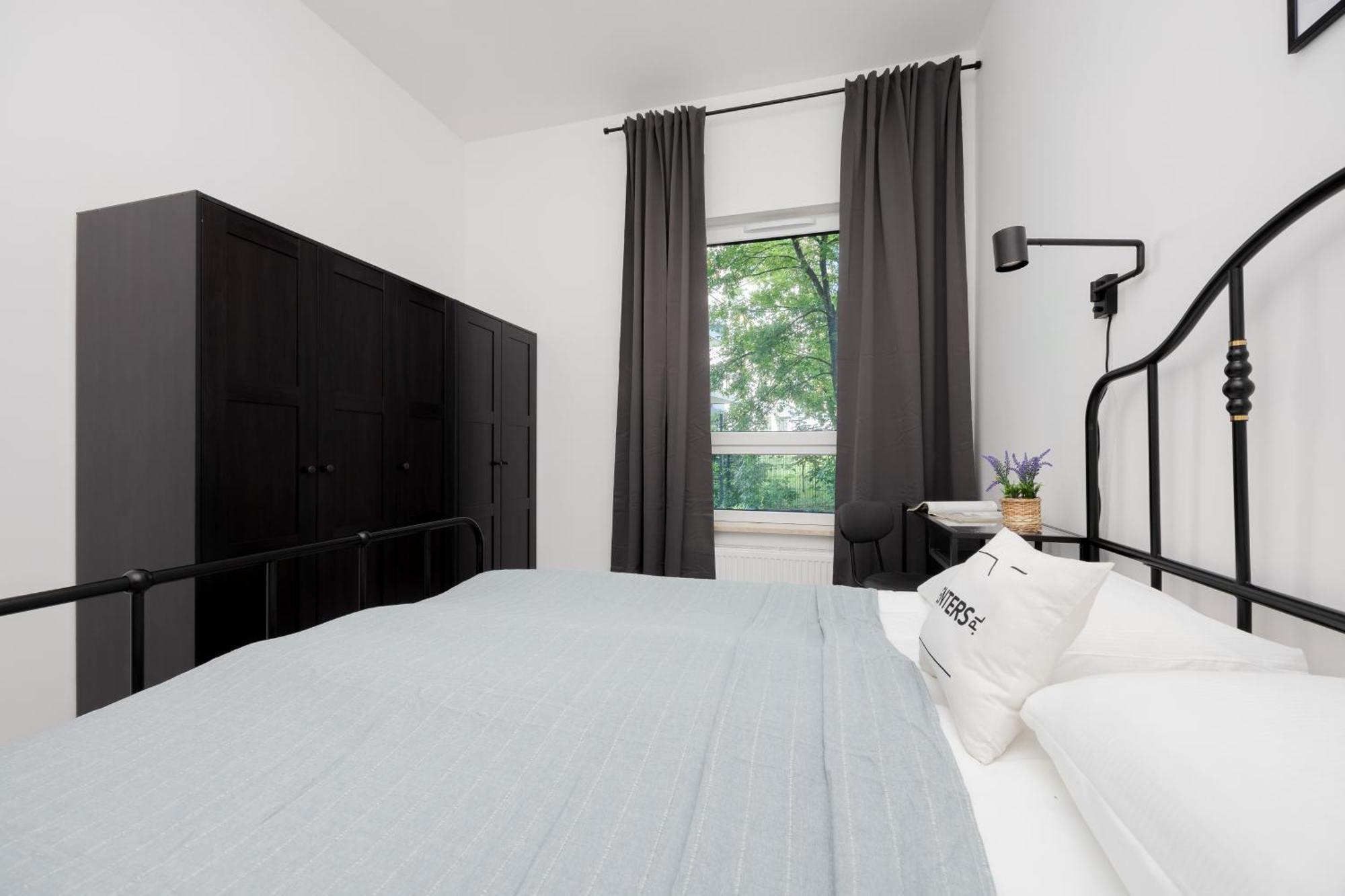 Wyjatkowy Z Uroczym Ogrodkiem Oraz Parkingiem By Renters Apartment