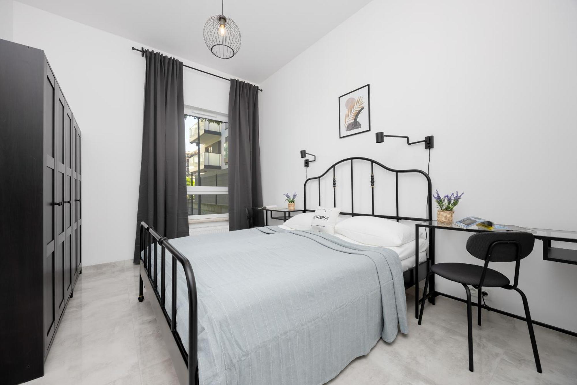 Apartment Wyjatkowy Z Uroczym Ogrodkiem Oraz Parkingiem By Renters Warsaw