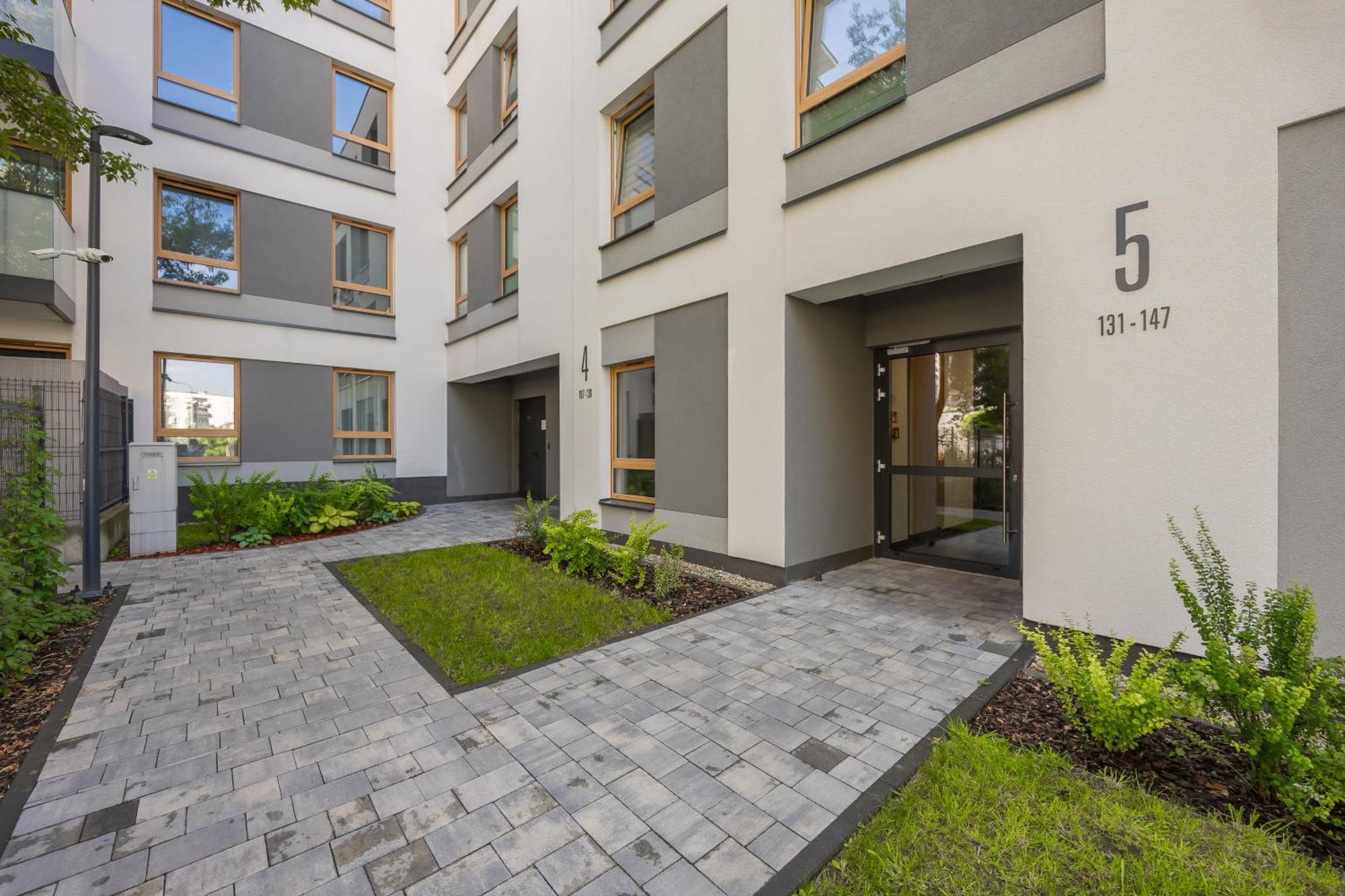 Apartment Wyjatkowy Z Uroczym Ogrodkiem Oraz Parkingiem By Renters