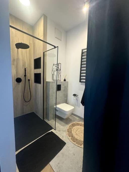 Apartment Modern Flat , Quiet Area Ideal For Family *