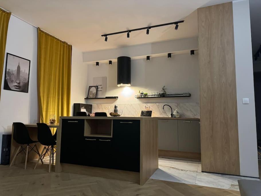 Modern Flat , Quiet Area Ideal For Family