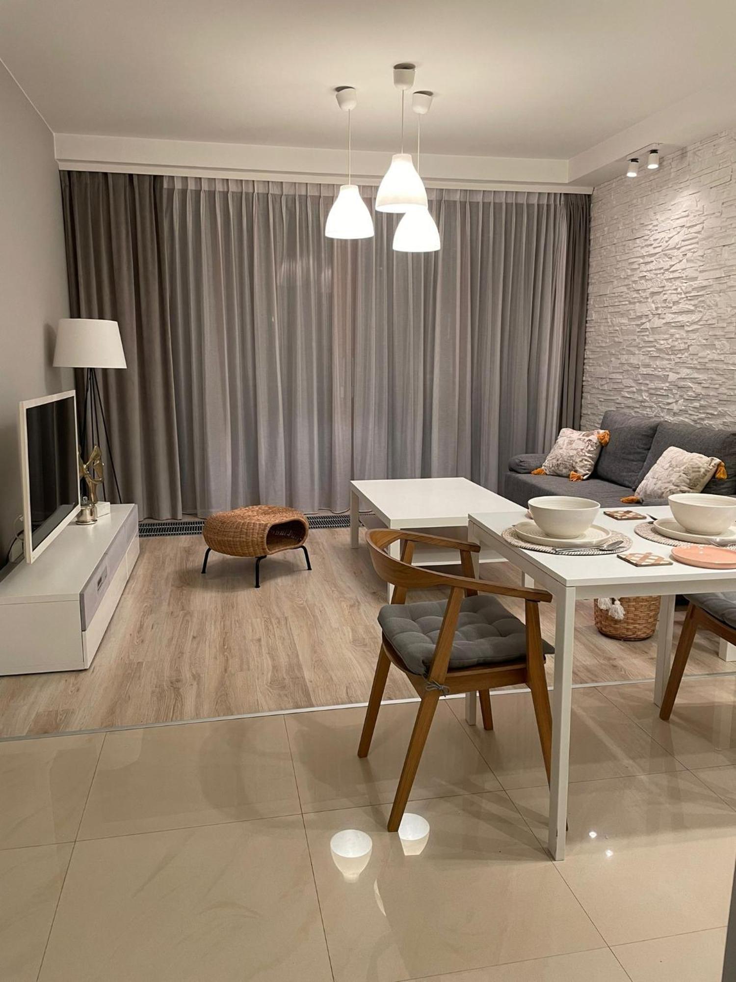 Apartment Center - With Free Parking *