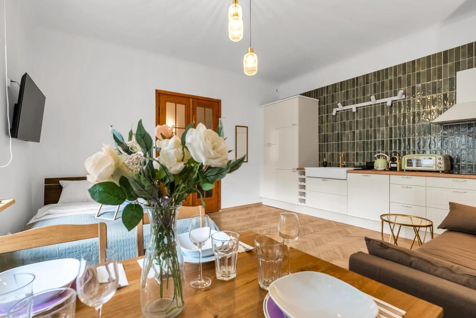 Mokotow - Location, Tram&shops Nearby - By Rentujemy Warsaw