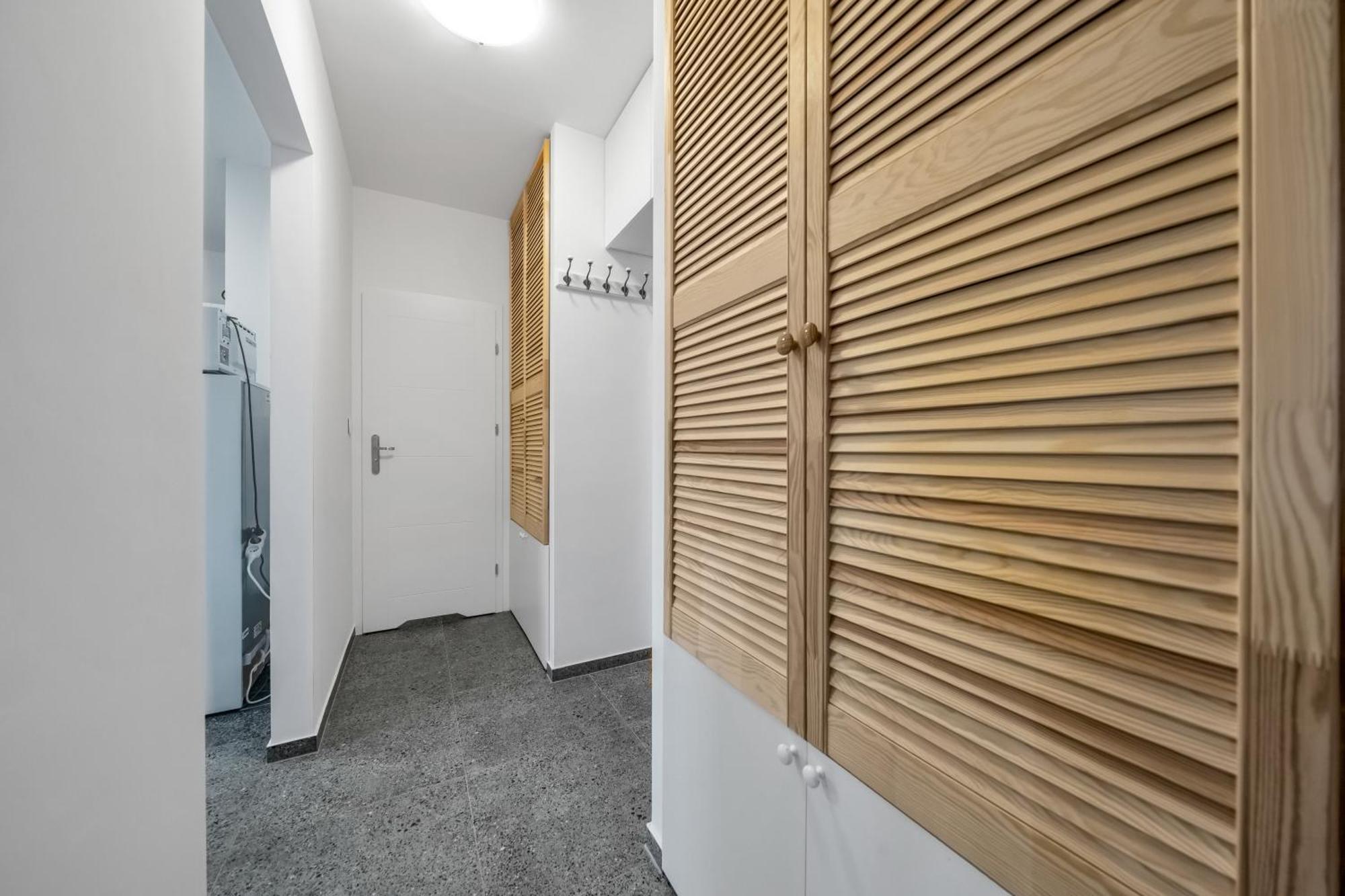 Apartment Downtown - Location, Metro Nearby - By Rentujemy