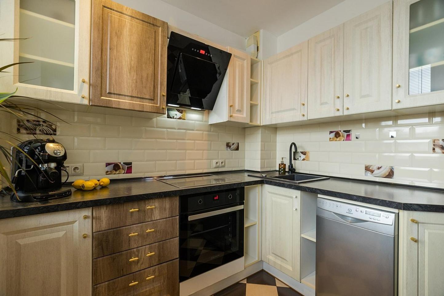 Apartment Superapart Chmielna 100, Comfort And Style In The Heart Of The