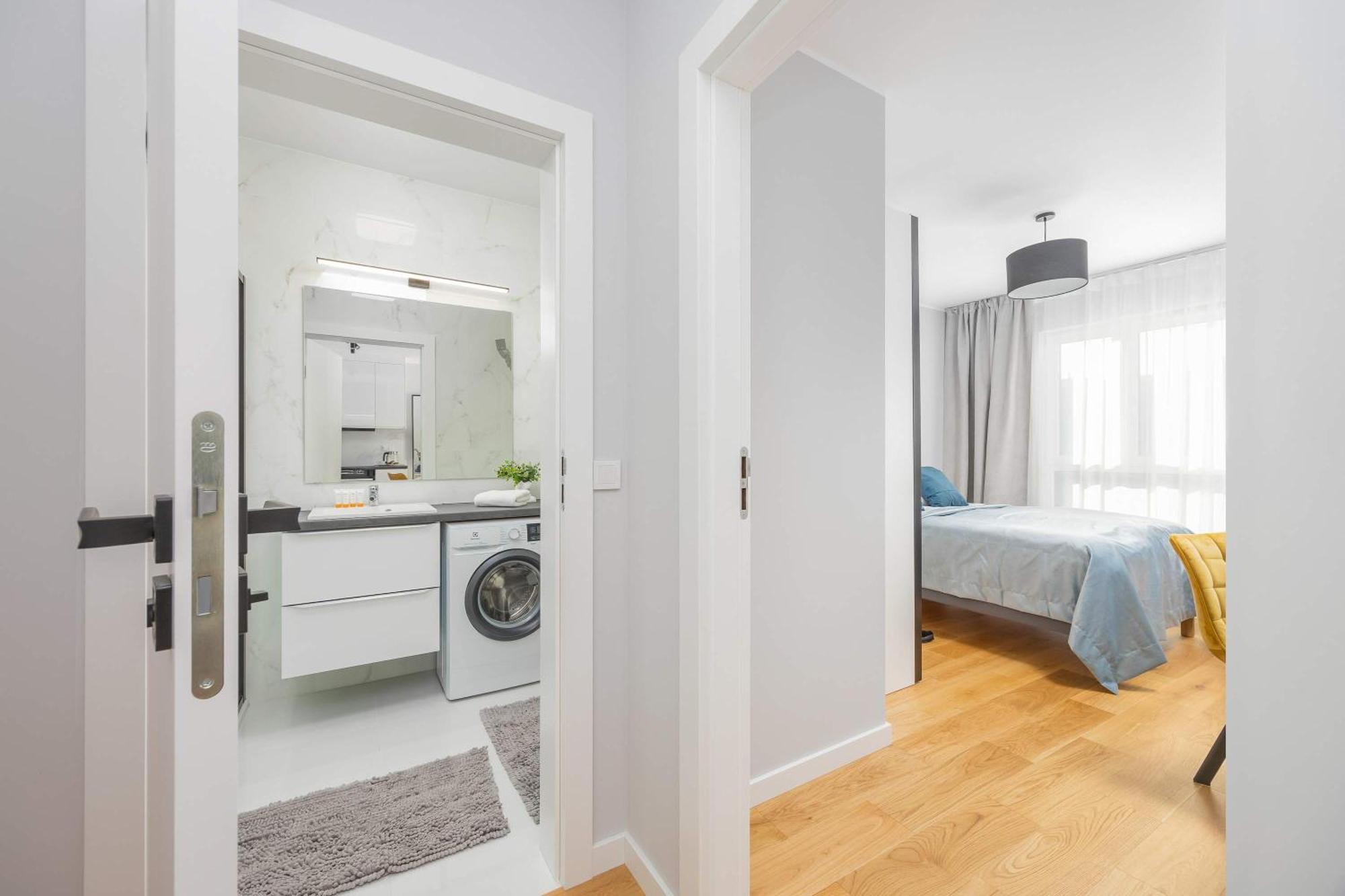 Apartament Elegant In With Parking And Desk For Remote Work By Renters Warszawa