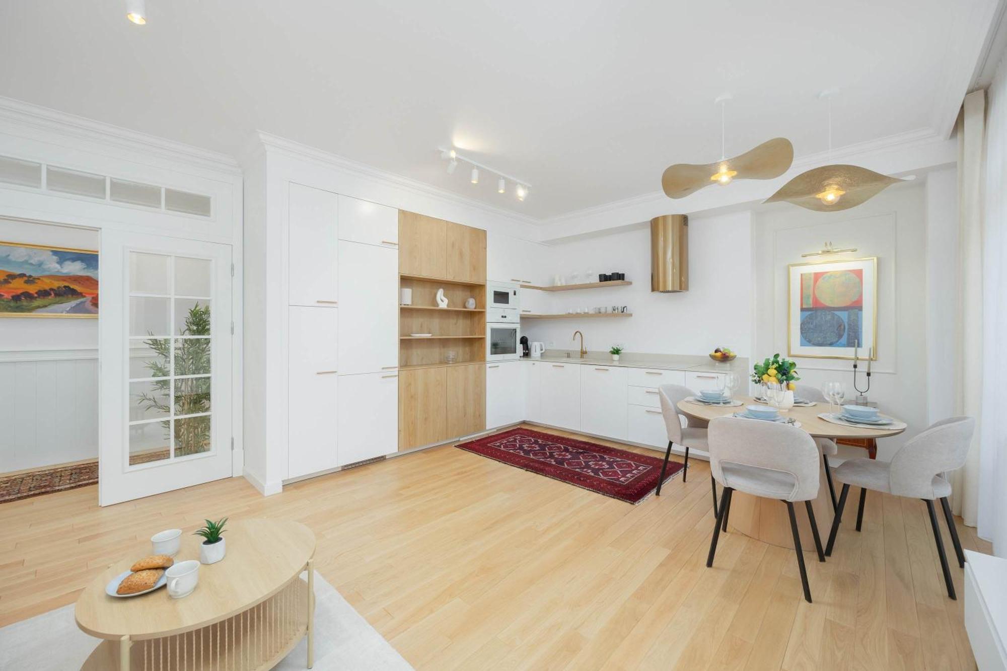 Beautiful Parking By Renters Prestige Apartment Warsaw