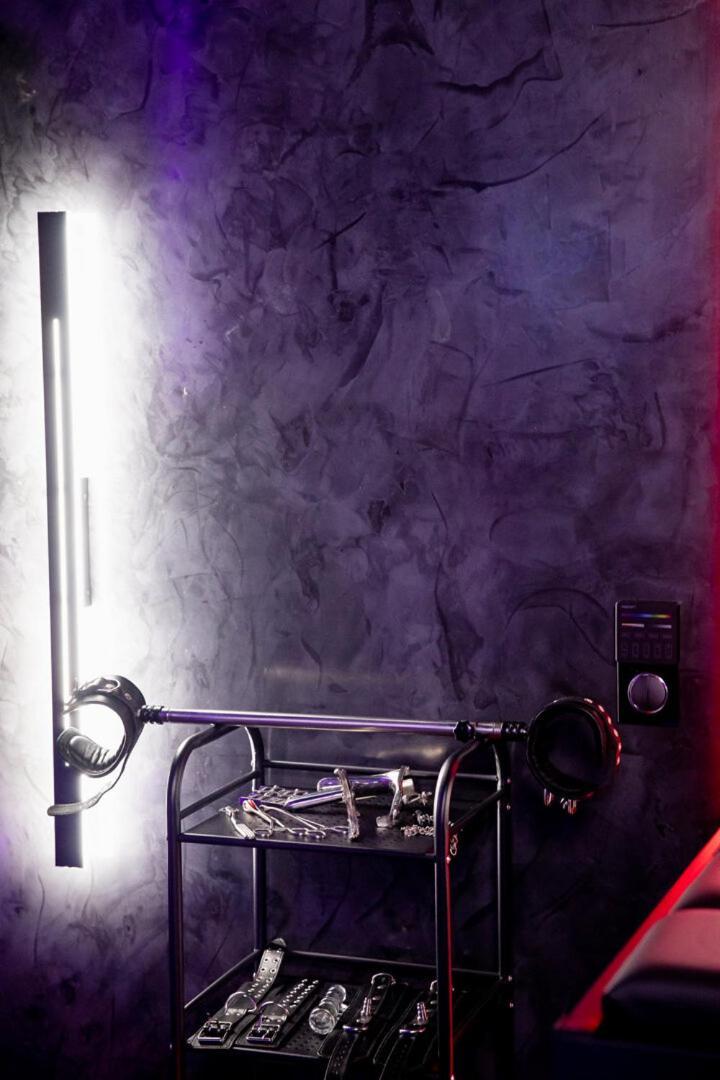 Apartment No Limits House - Bdsm Red Desire *