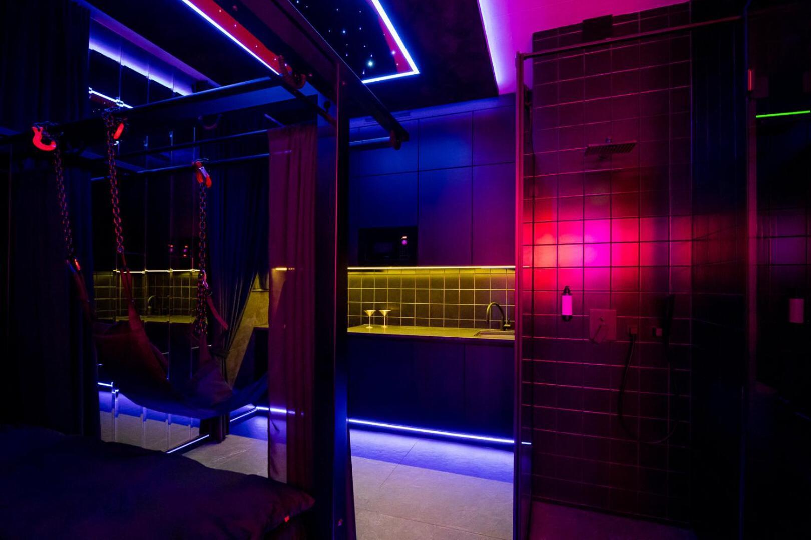 No Limits House - Bdsm Red Desire * Warschau