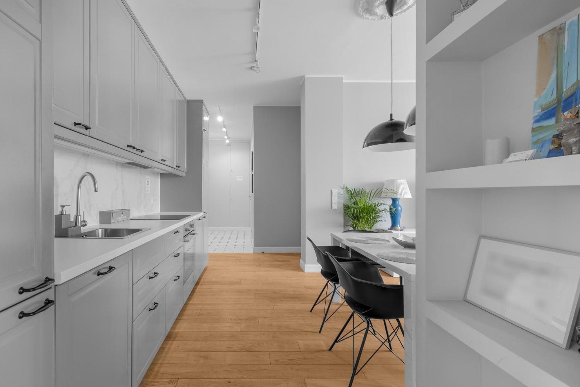 Unitapartament Delux: Elegant Center Near Zbawiciela Square *