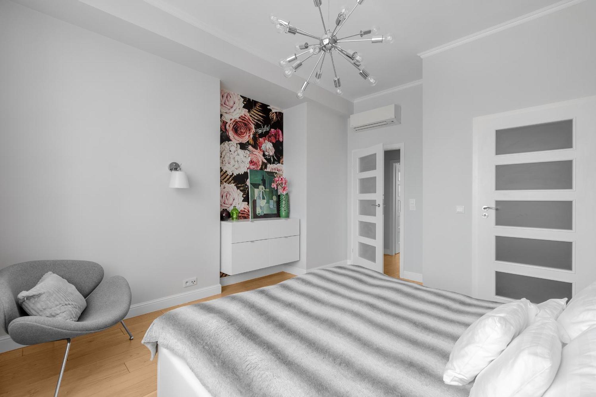 Unitapartament Delux: Elegant Center Near Zbawiciela Square Warsaw