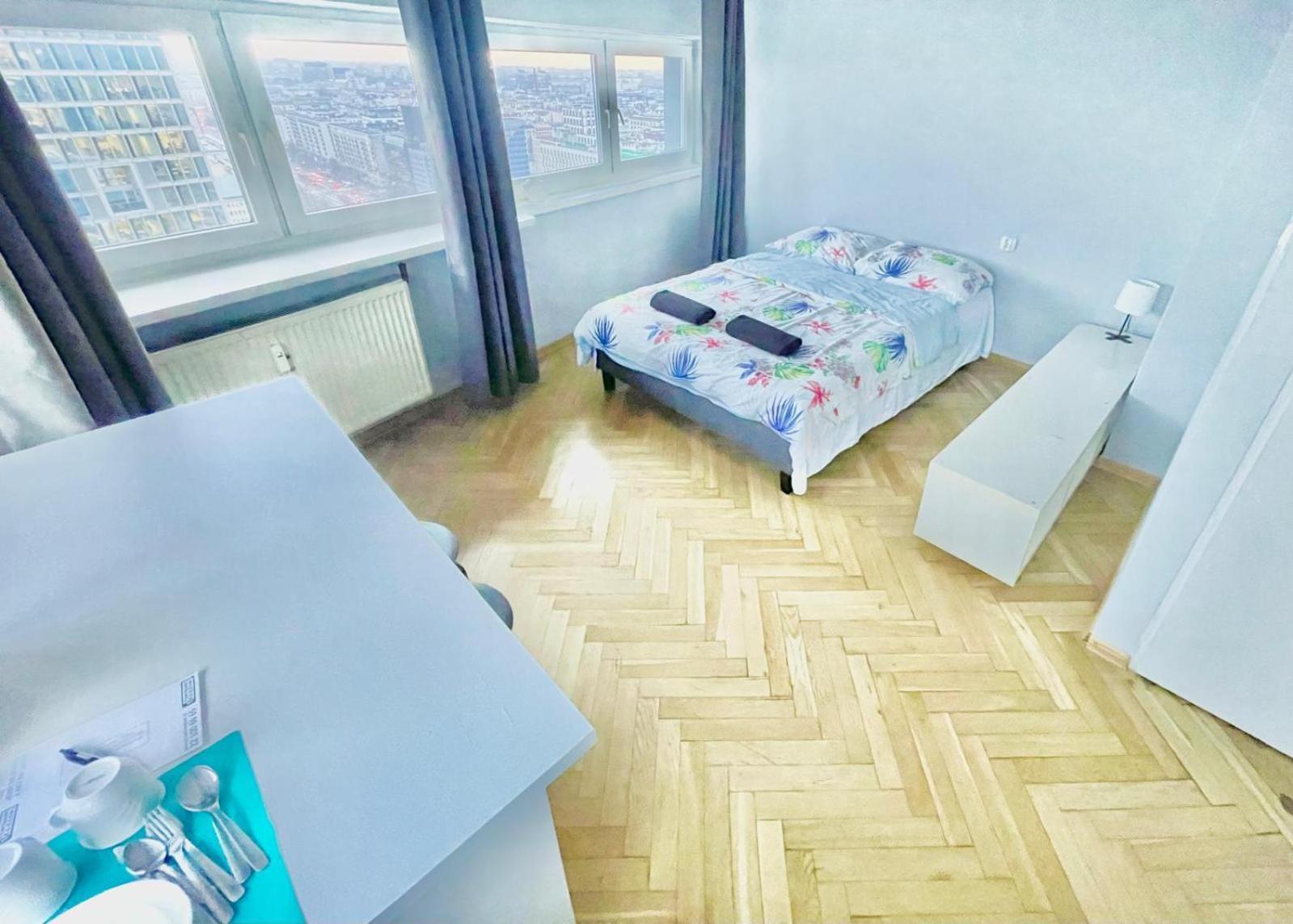 Fantastic Waw - Ch-v 3 Apartment *