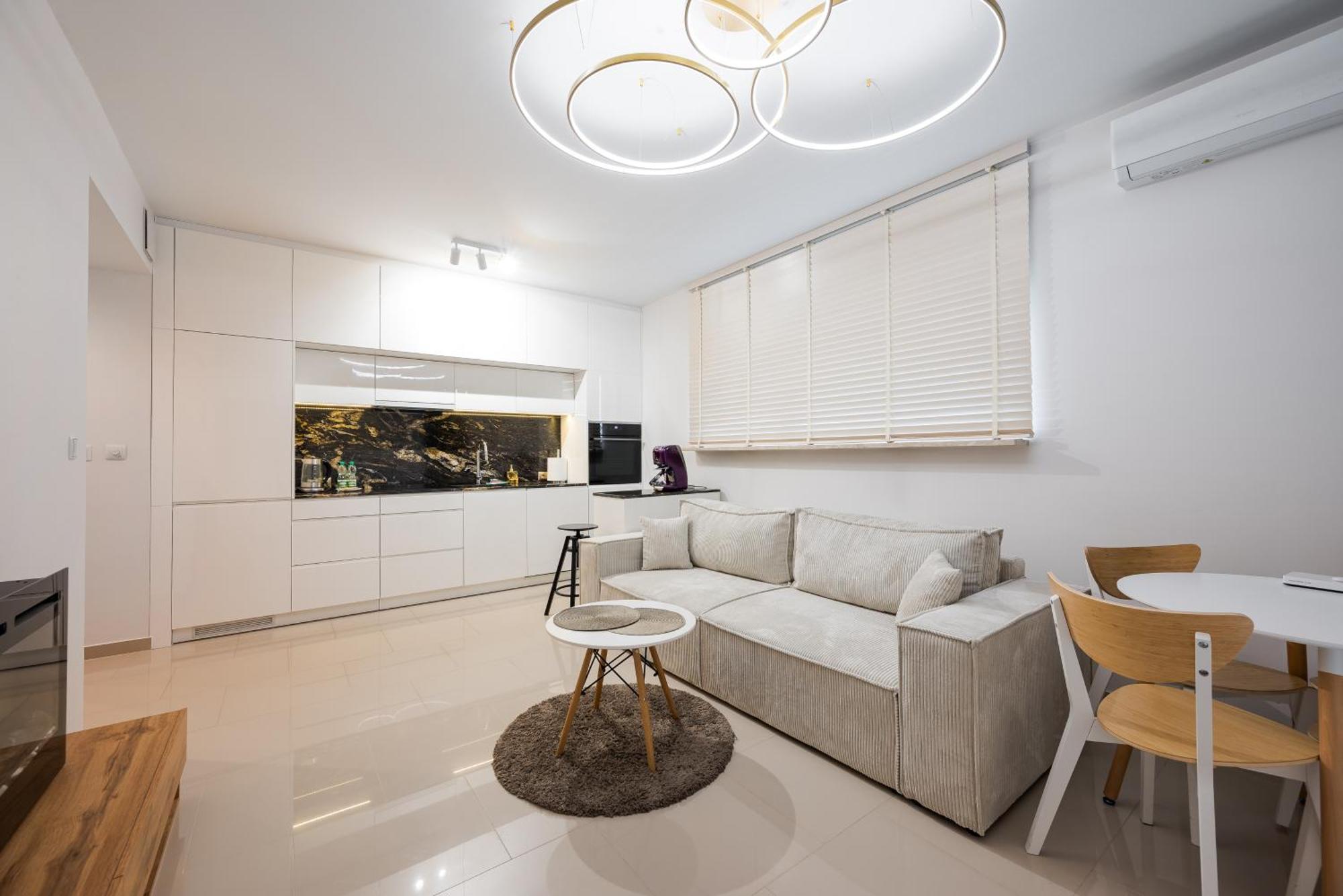 Apartamento Sakura Deluxe Aparment