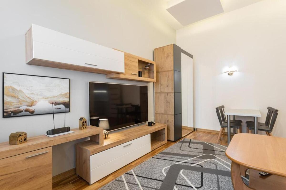 Chic - Center - Cozy And Comfortable - Wspolna Apartment Warsaw