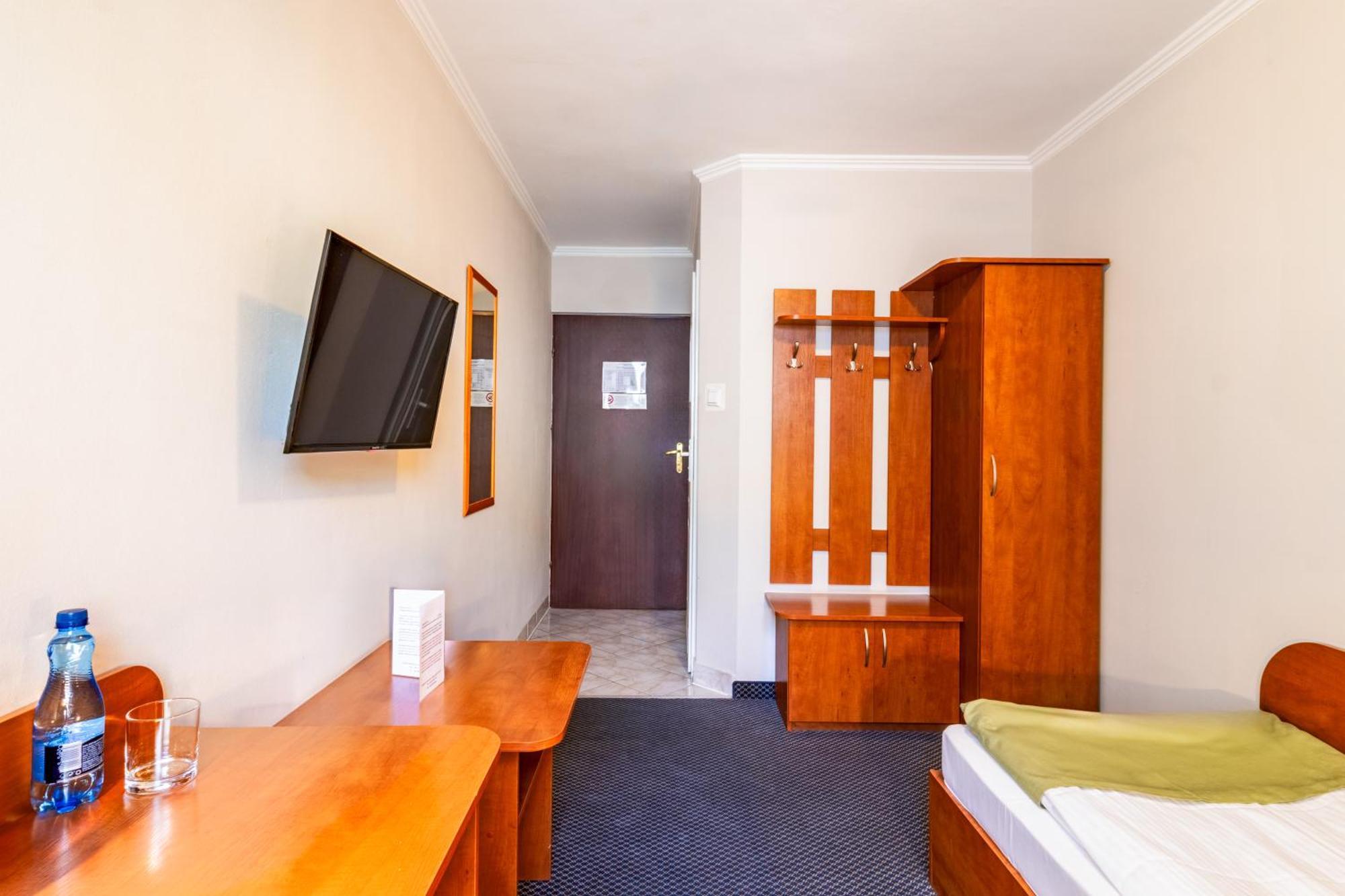 Hit Hotel 3*