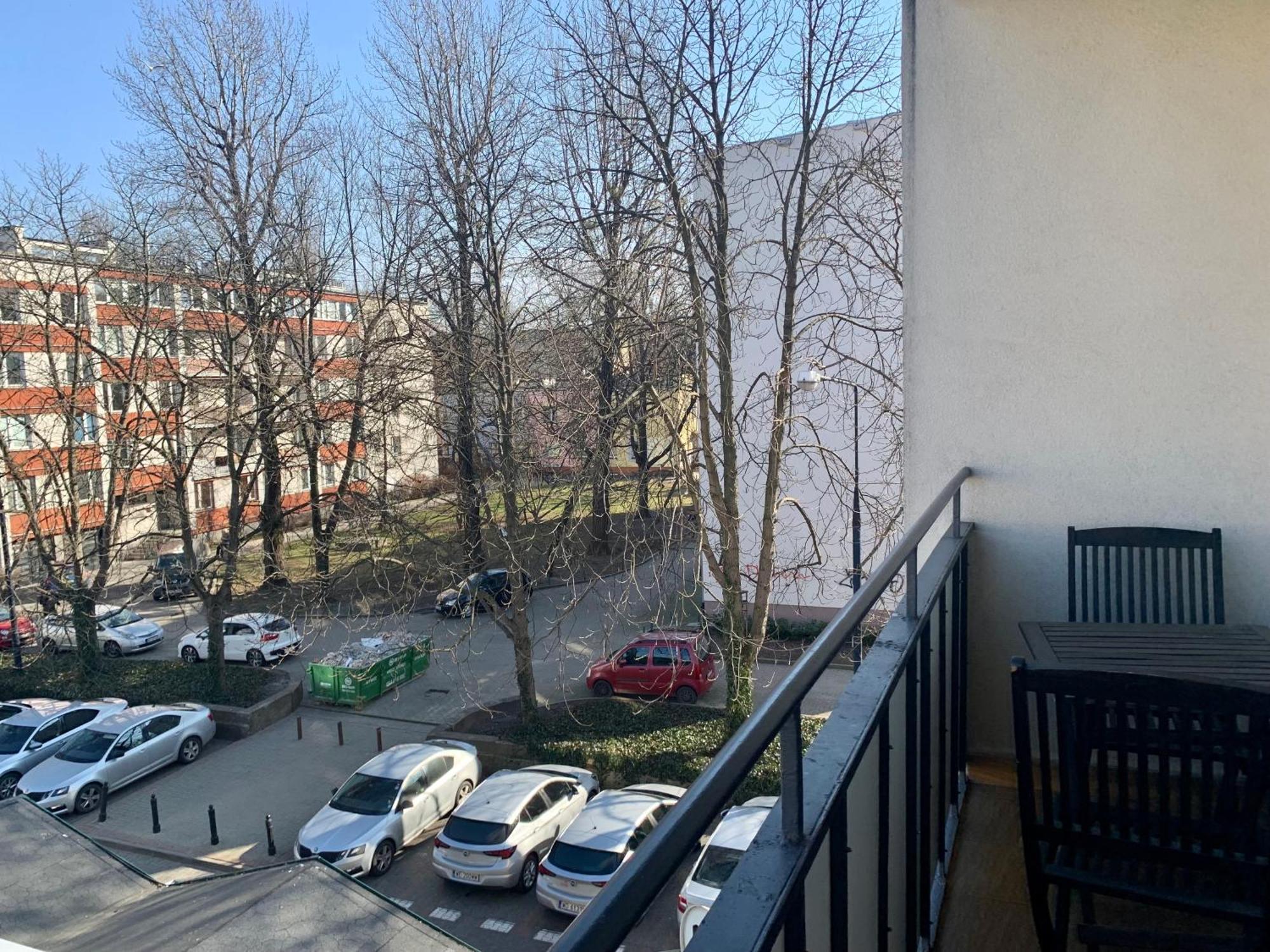 Apartment Perfect Location Two Bedrooms With Balkony