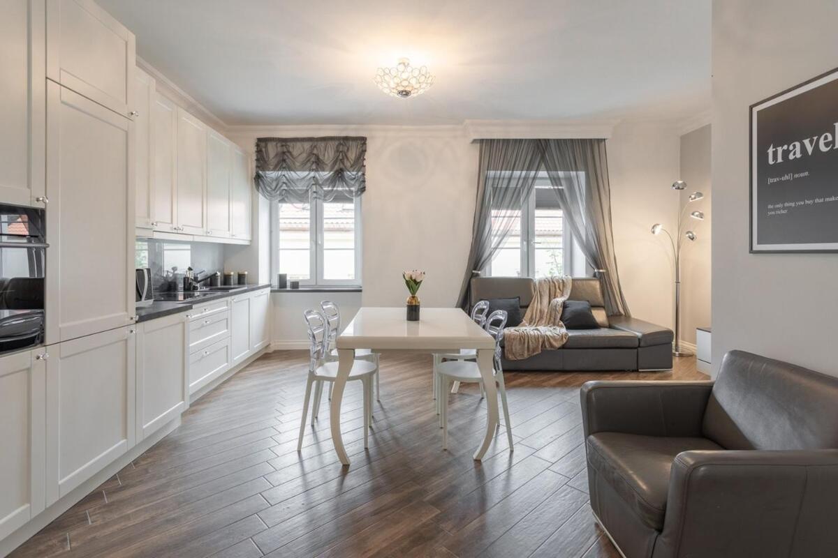 Golden - Stylish And Luxury - Podwale Apartment Warsaw