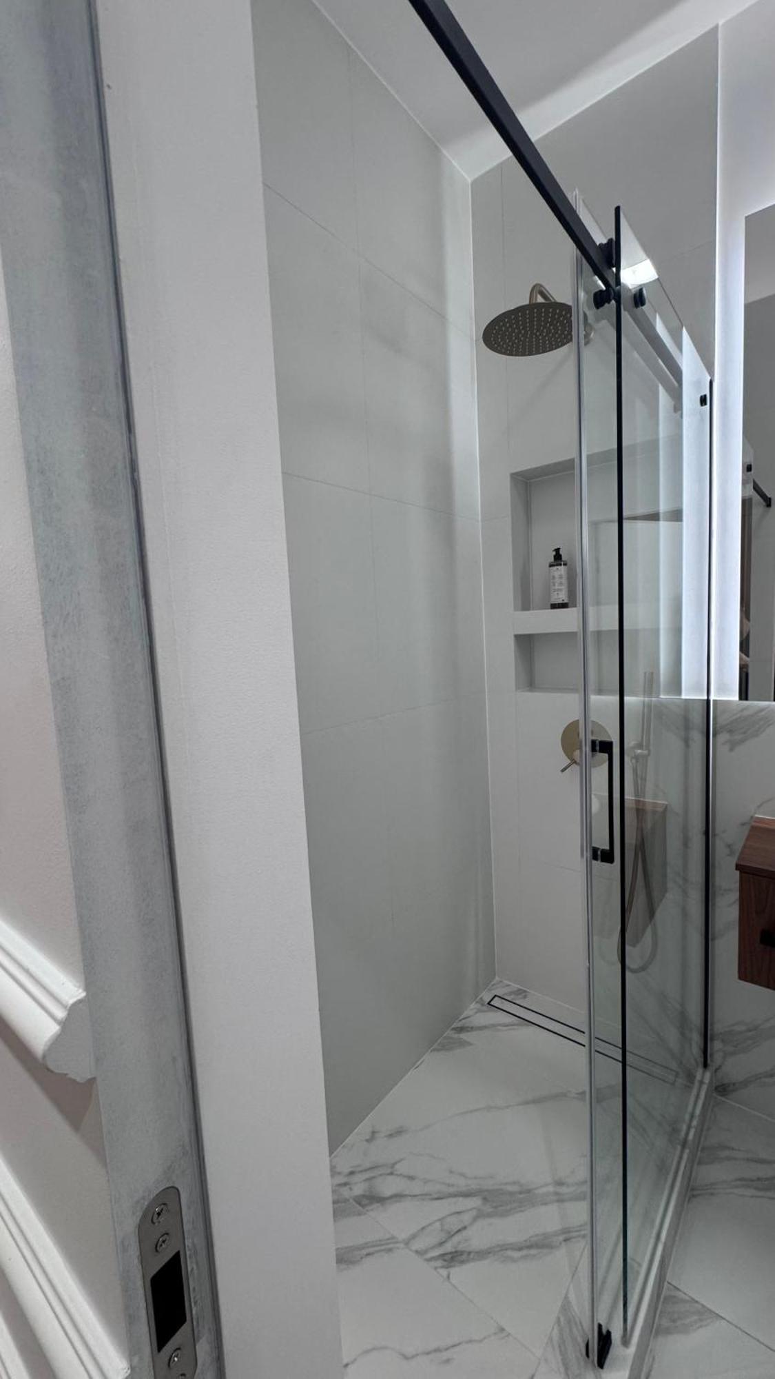 Ixia Apartment