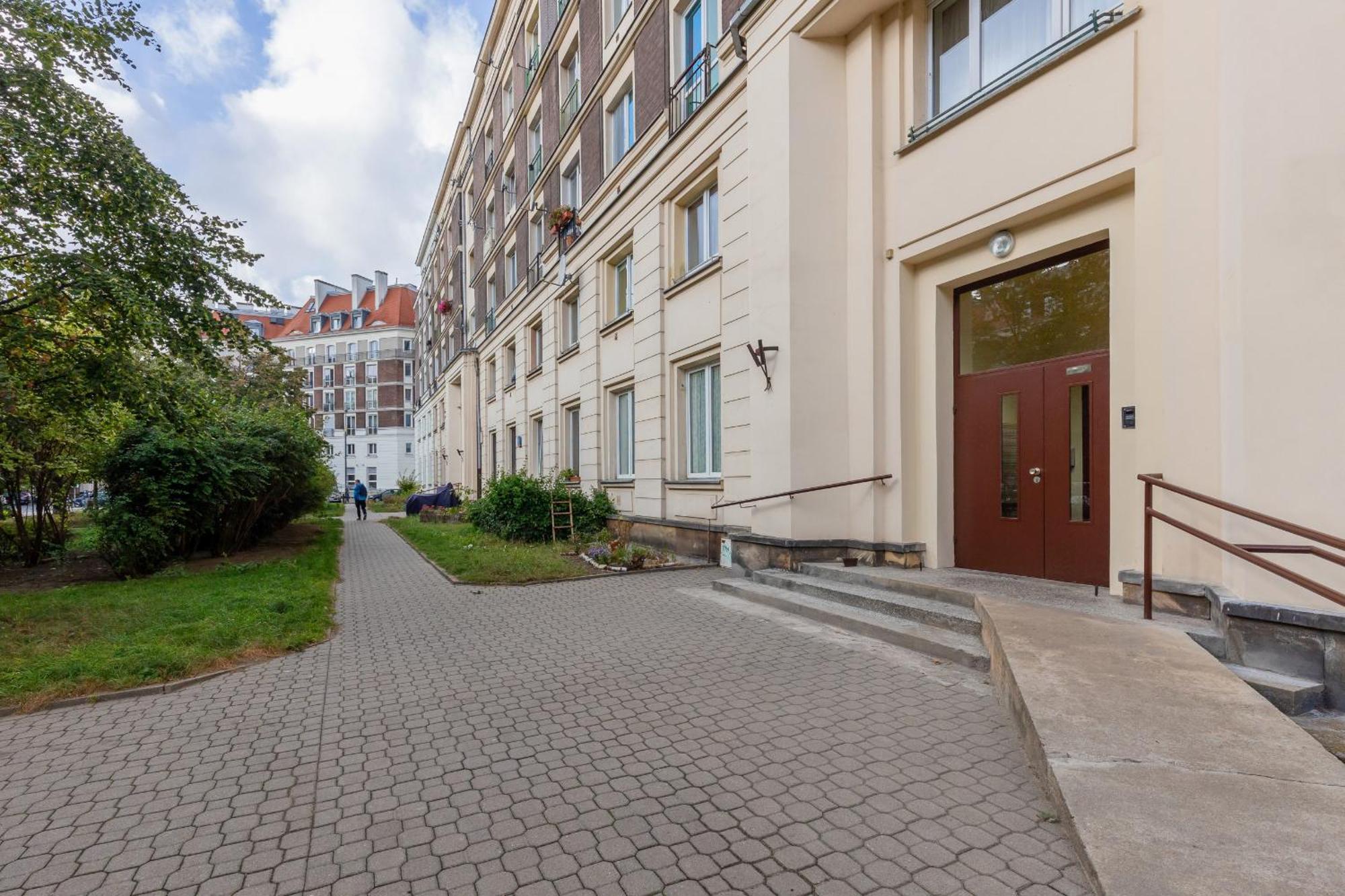 Aleja Wyzwolenia Studio With Mezzanine Downtown By Renters * Warszawa