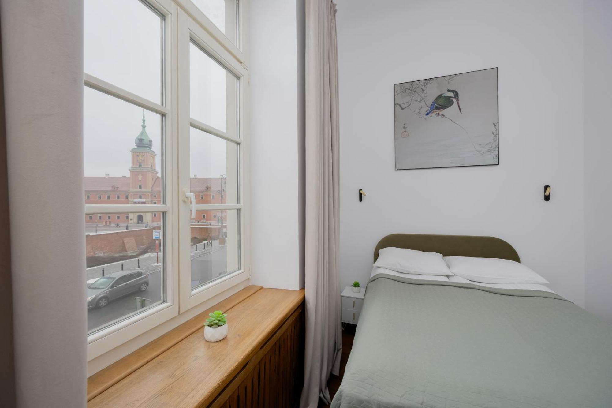 Heart Of The Old Town Royal By Renters