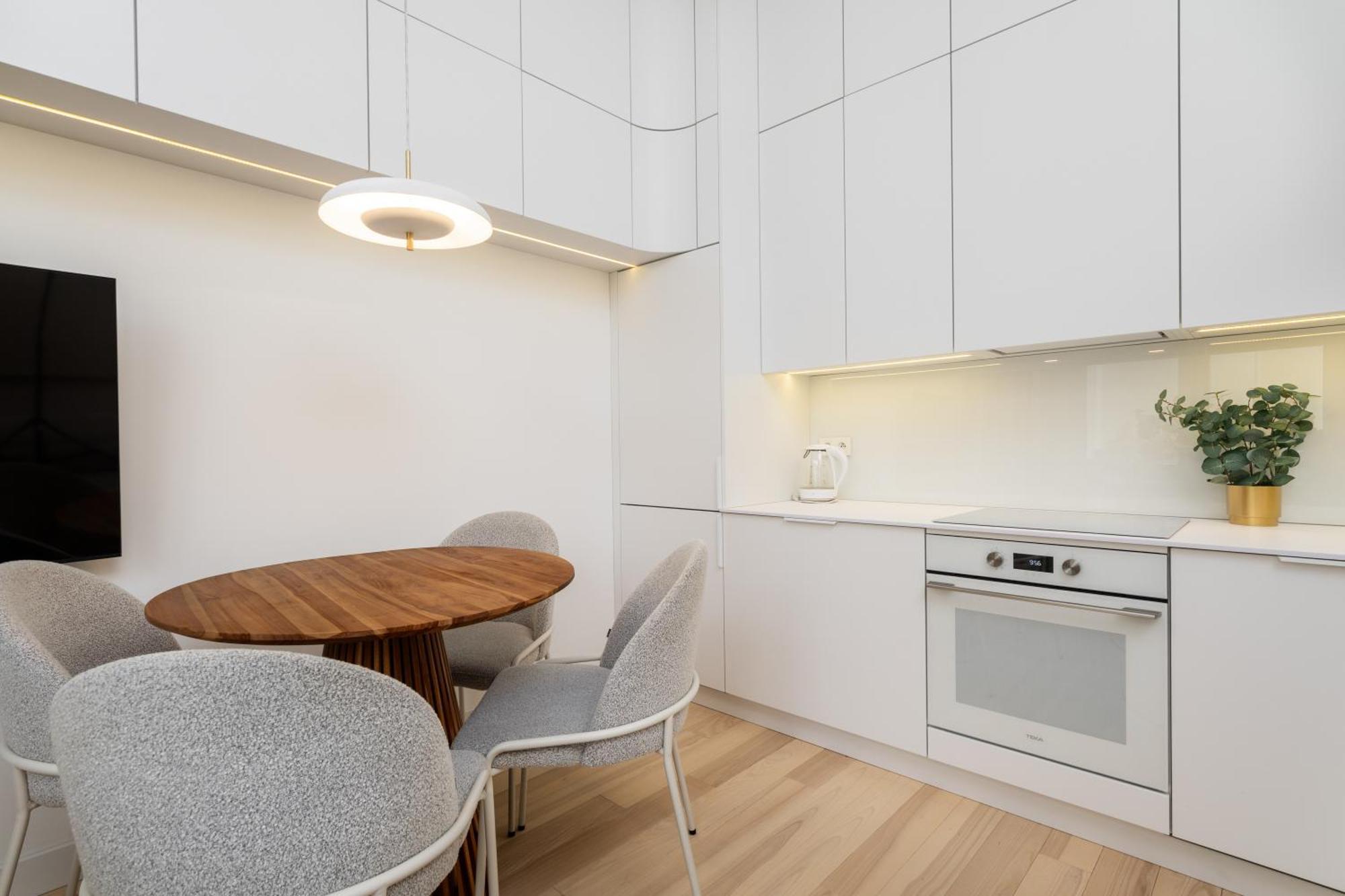 The Champagne Center Hoza Premium Apartment Warsaw