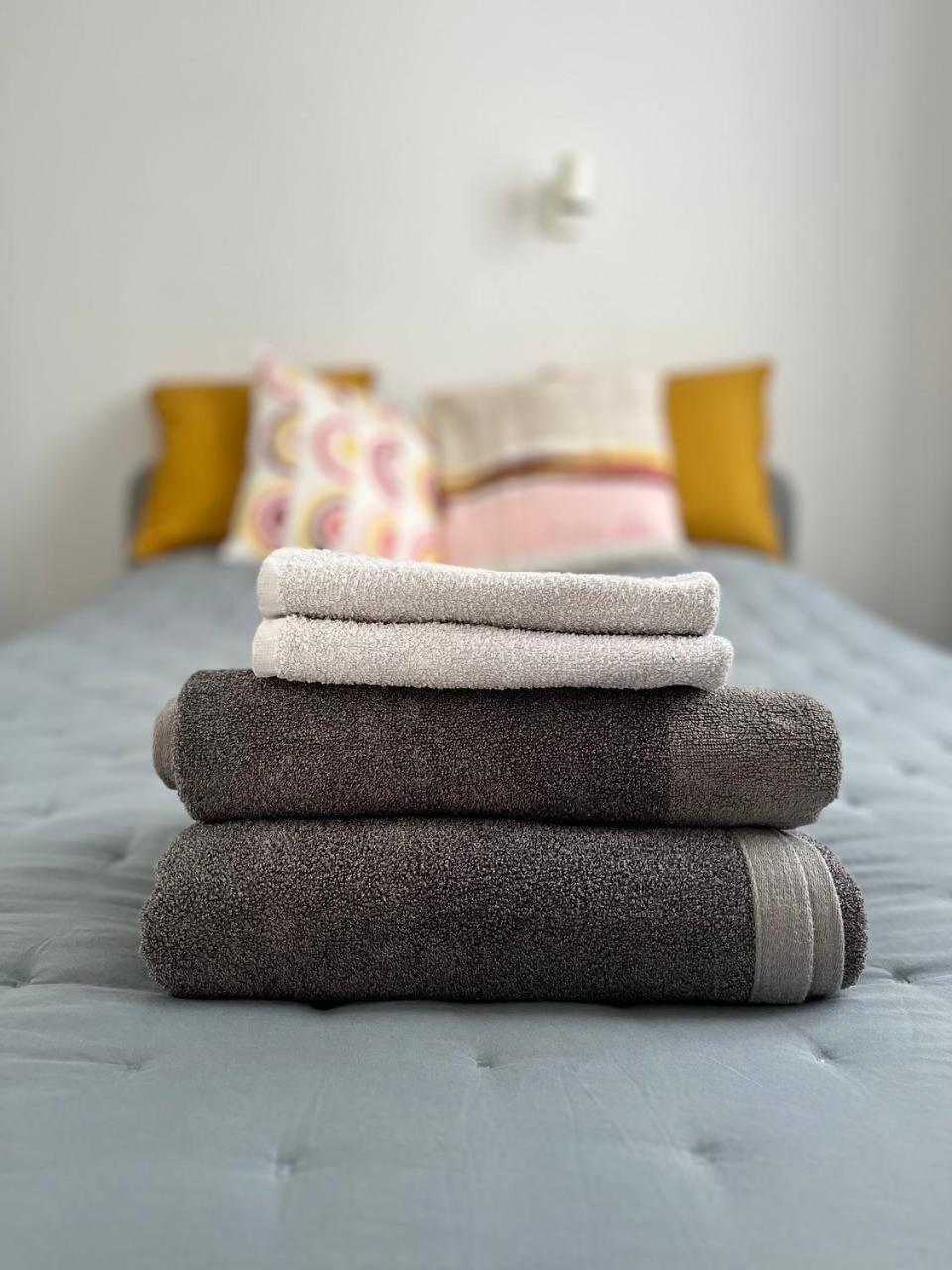 Cozy Near Ikea And S8 Apartment