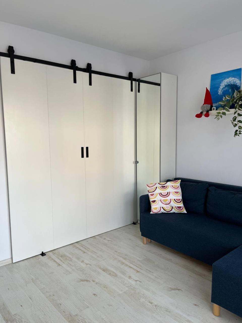 Cozy Near Ikea And S8 Apartment Warsaw