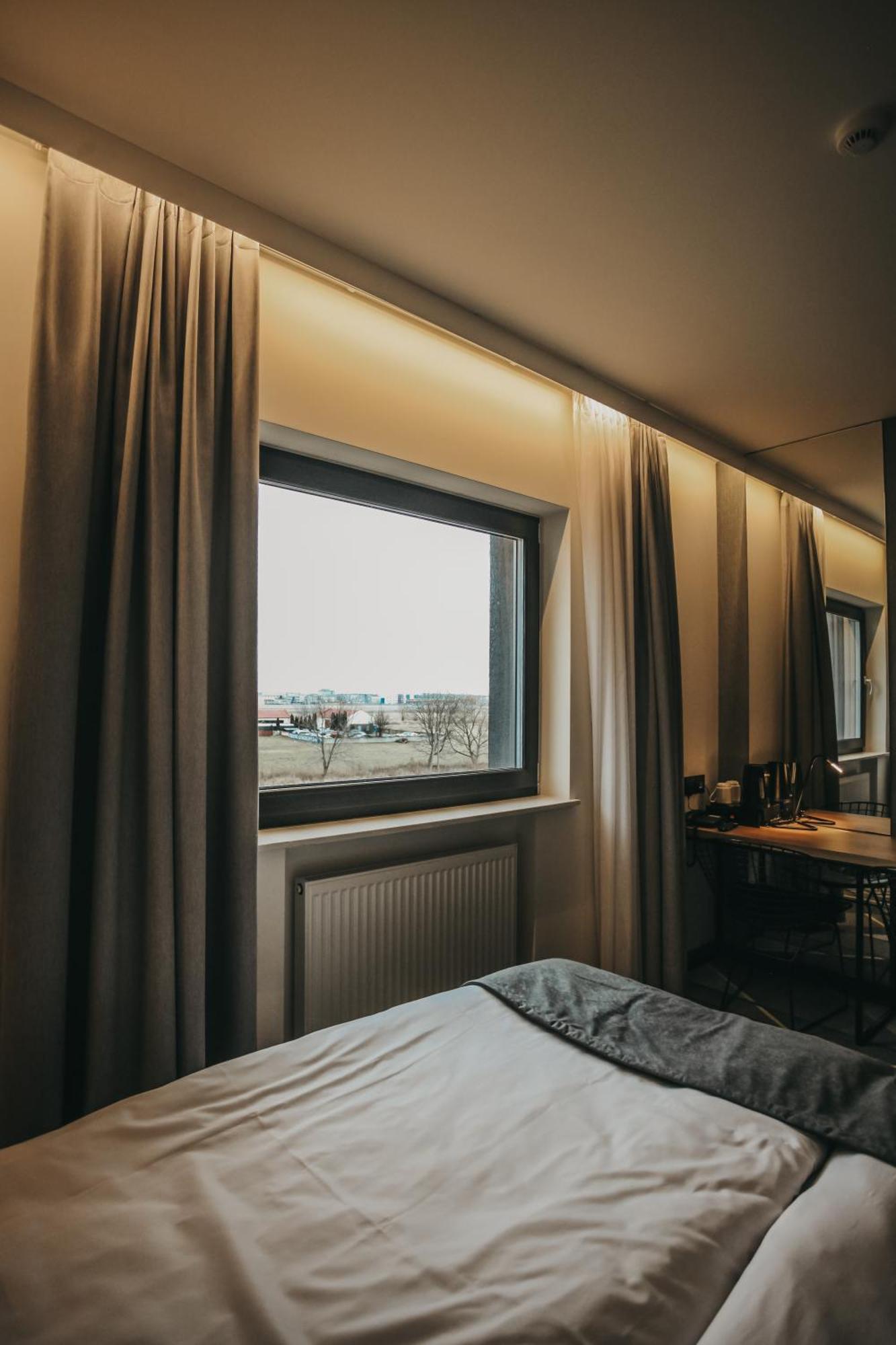 Air 3* Warszawa